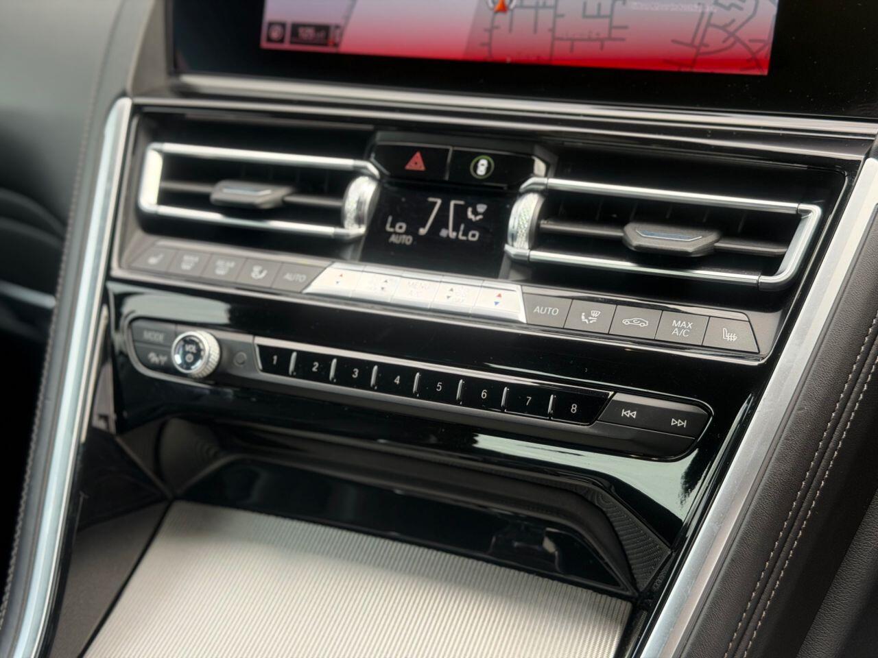 BMW 8 Series view 27