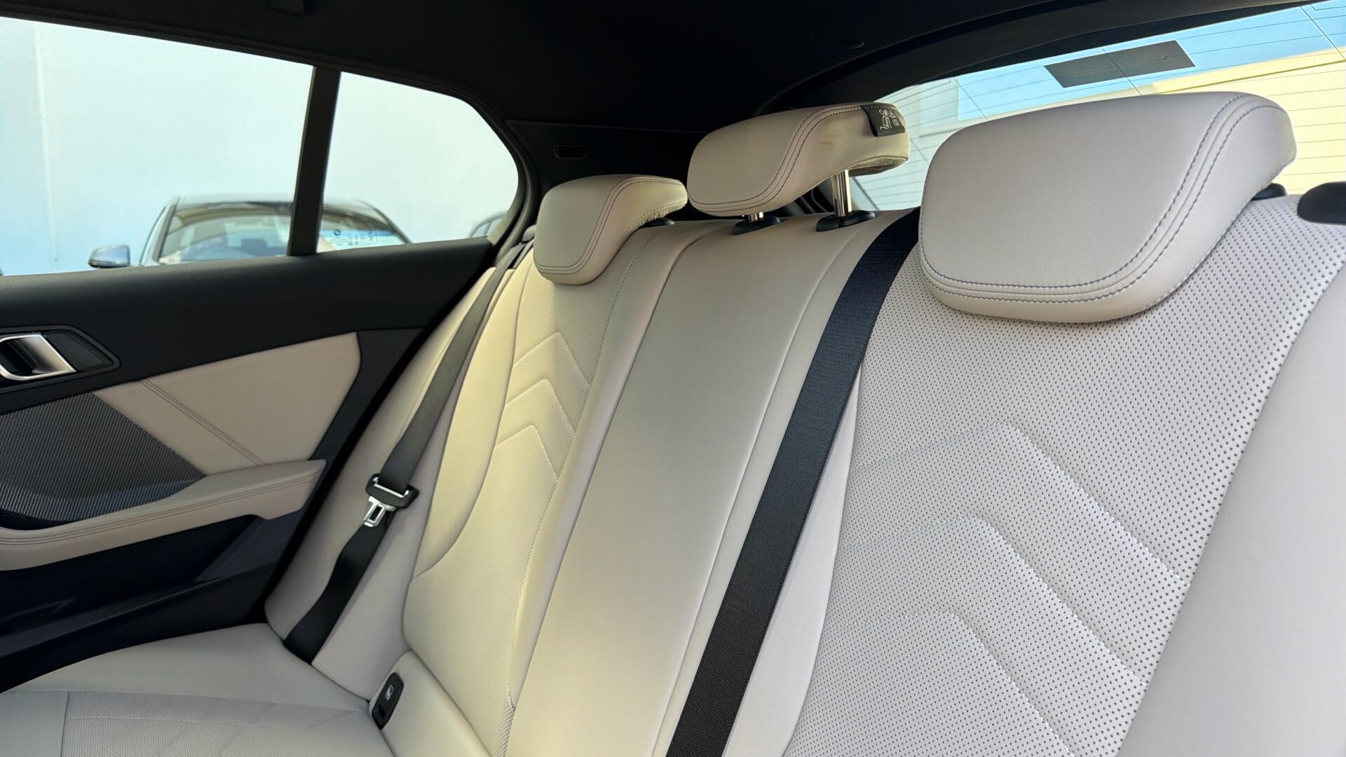 BMW 1 Series view 58