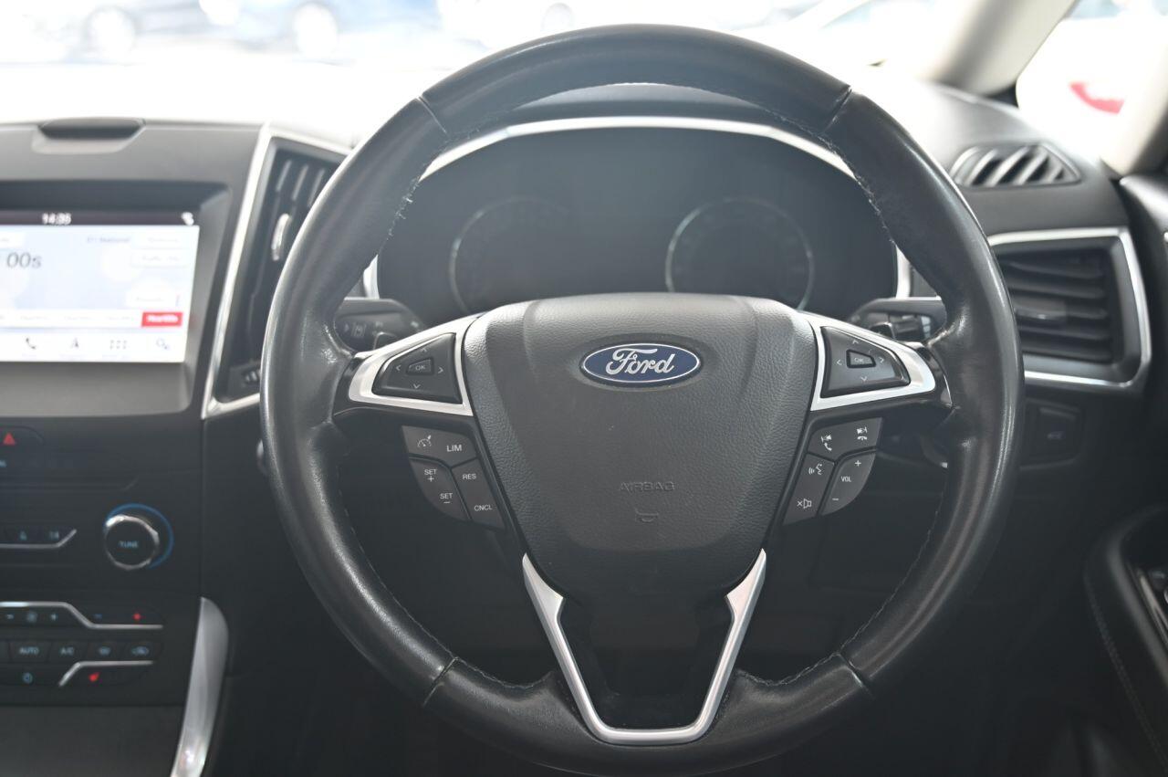 Ford Galaxy view 24
