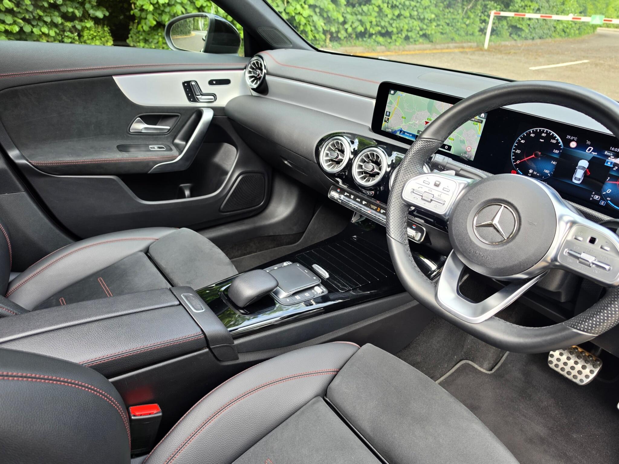 Mercedes-Benz Cla view 10
