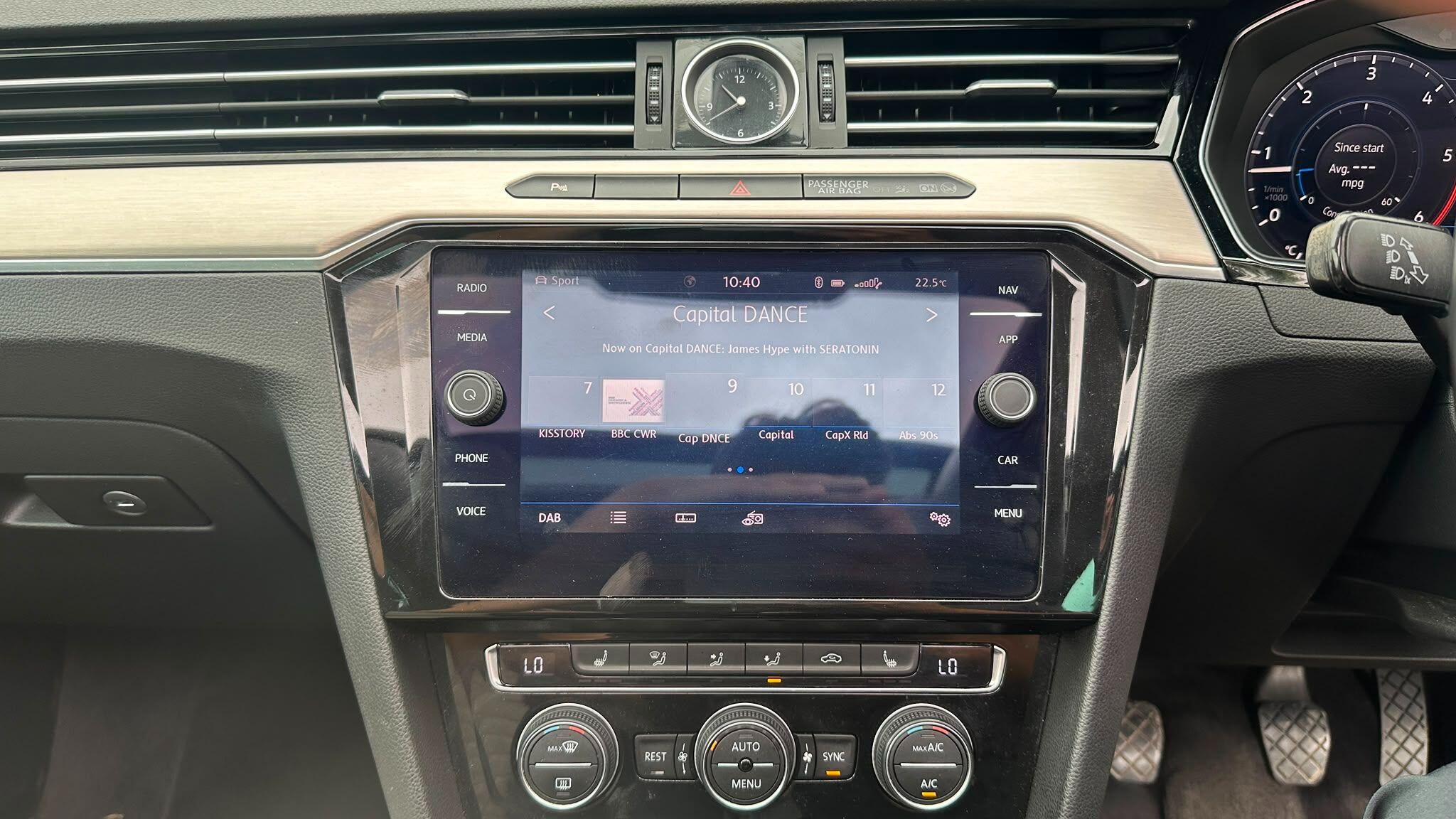 Volkswagen Passat view 18