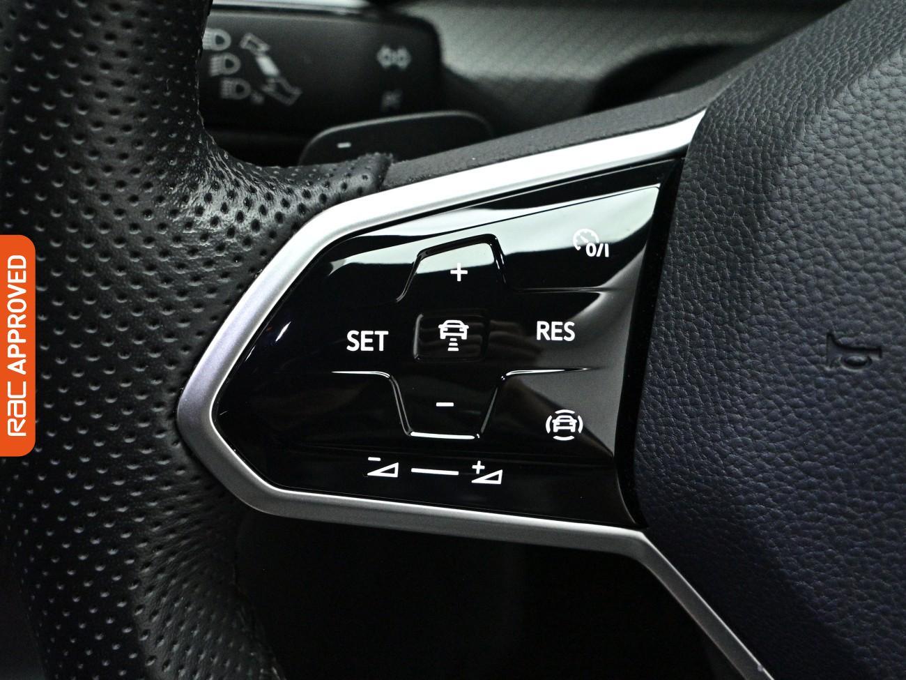 Volkswagen Golf view 22