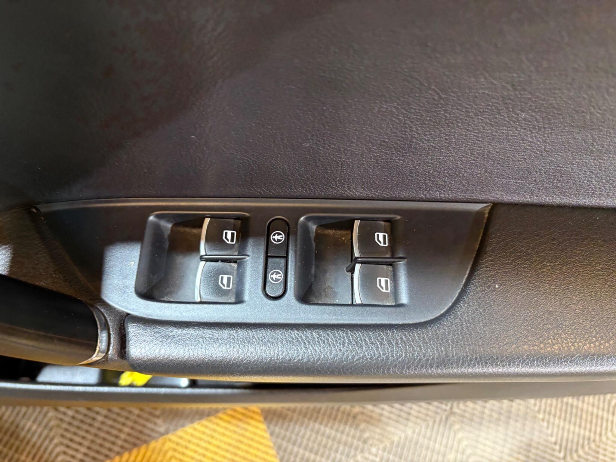 Volkswagen Touareg view 40