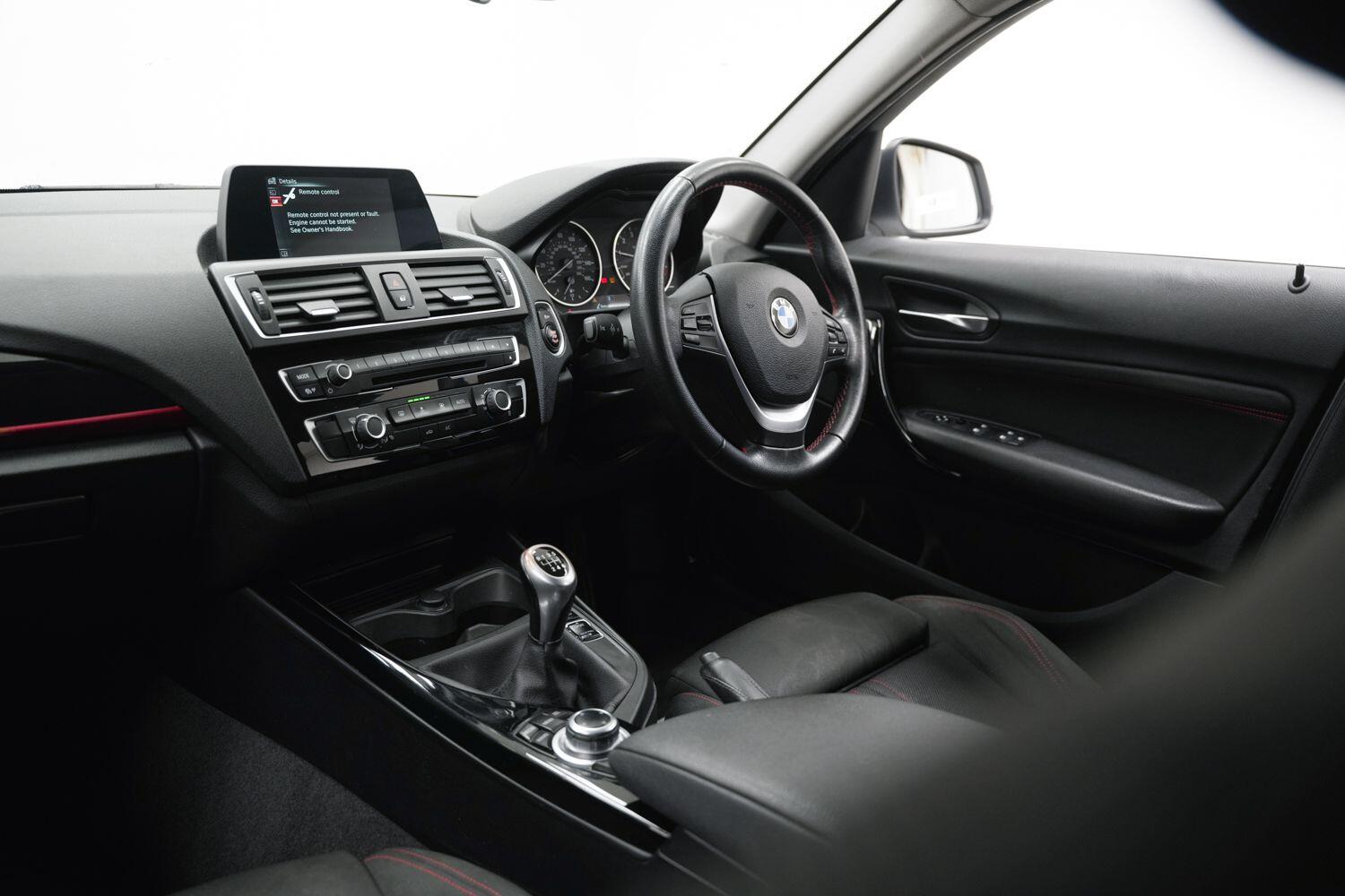 BMW 1 Series view 6
