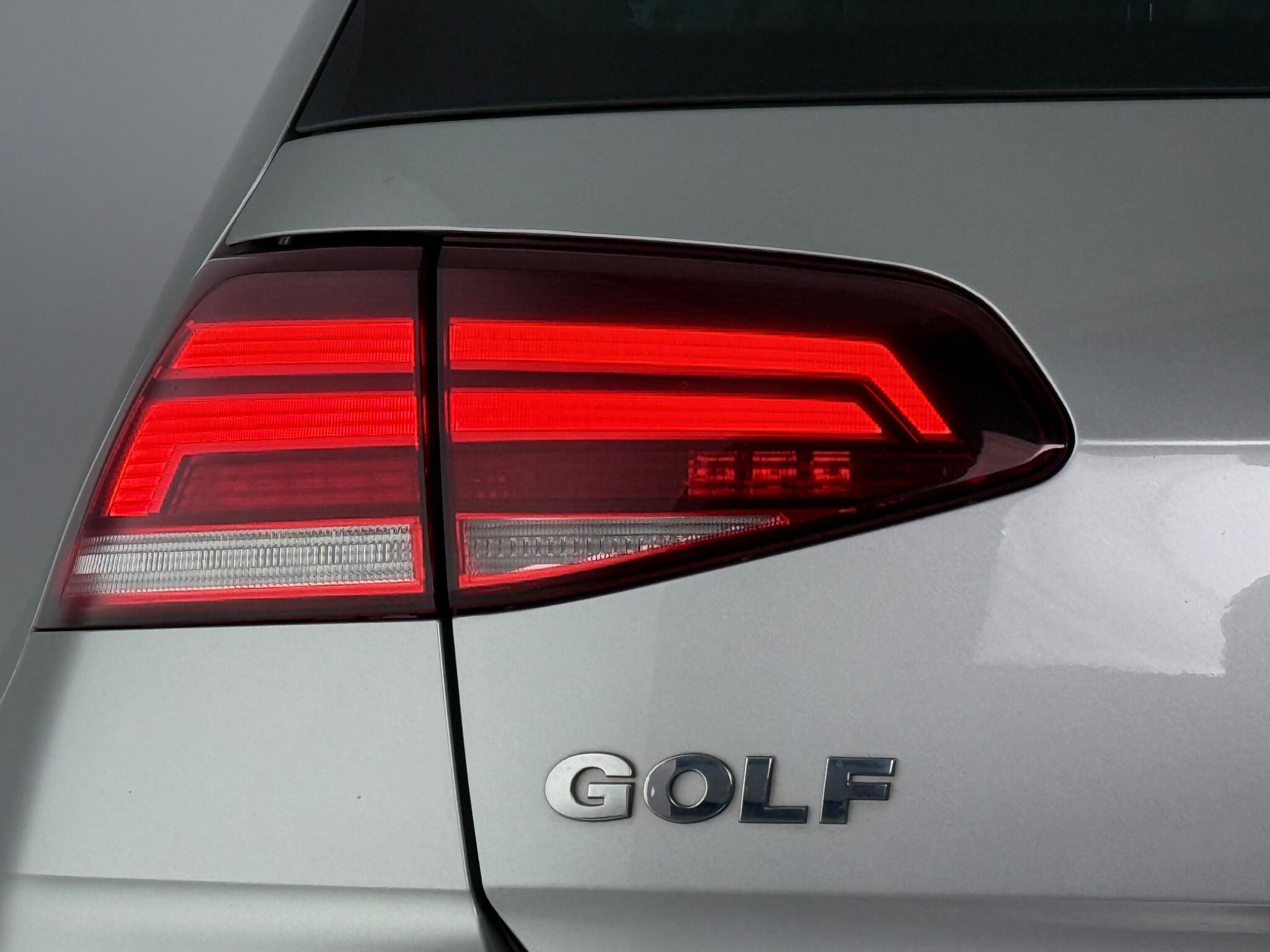 Volkswagen Golf view 11