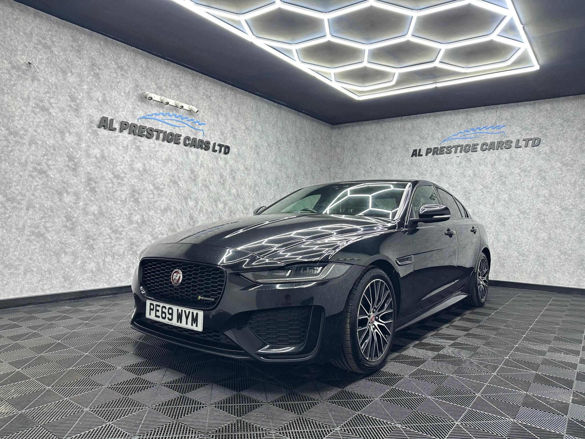 Jaguar Xe main image