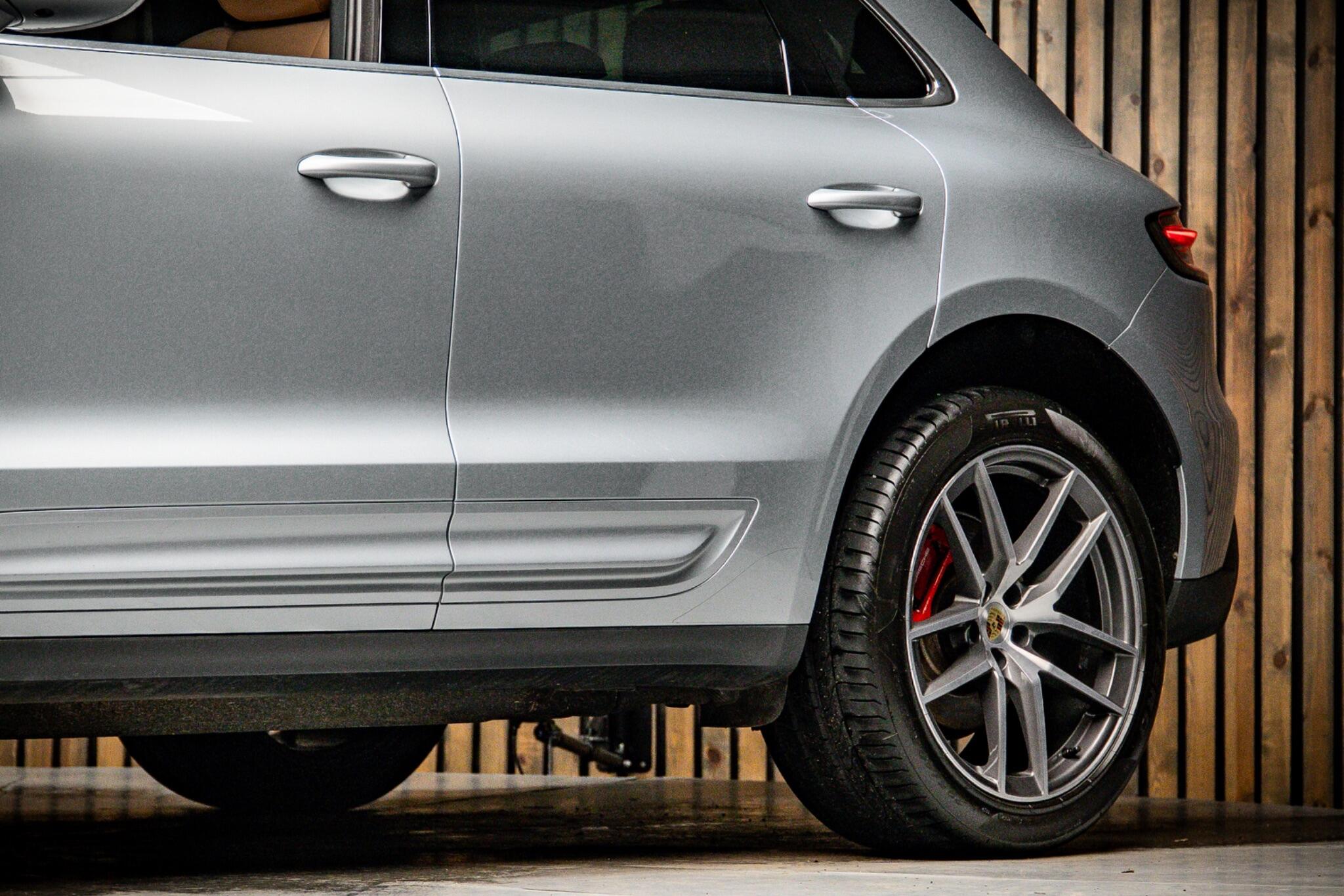 Porsche Macan view 16