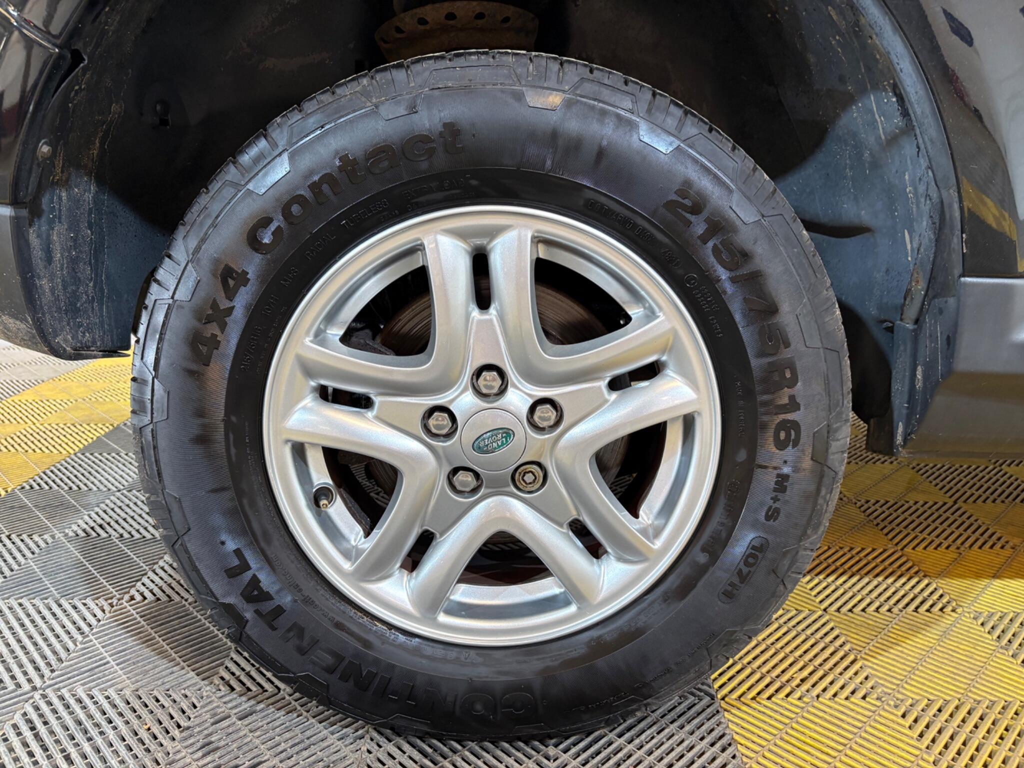Land Rover Freelander 2 view 44