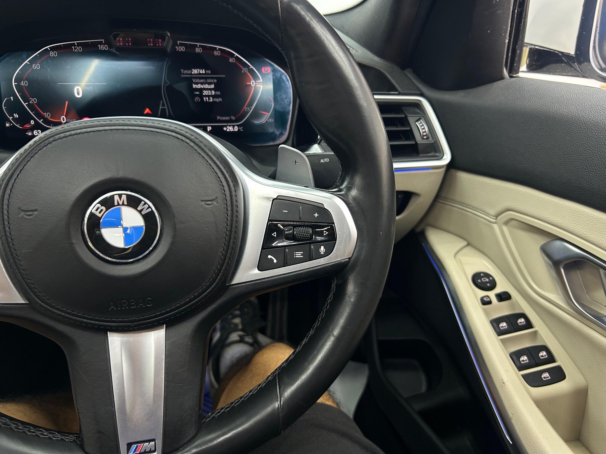 BMW 3 Series view 40