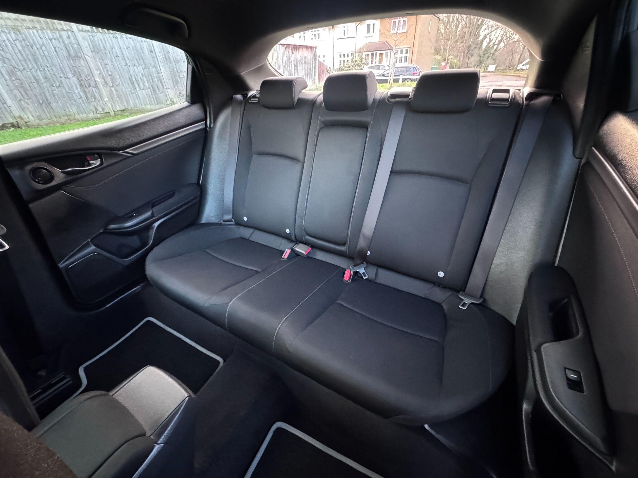 2017 Honda Civic image 37