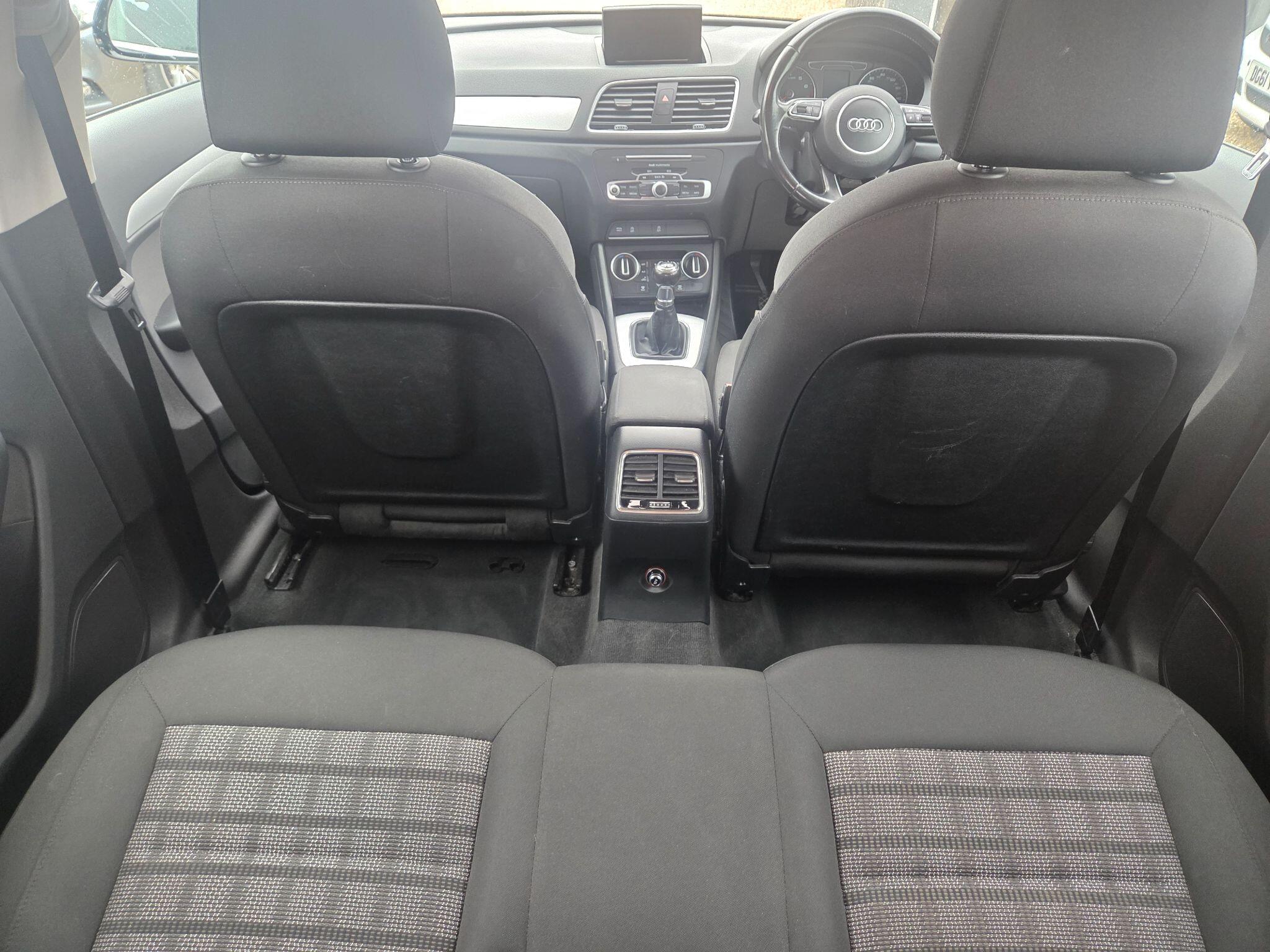 Audi Q3 view 64