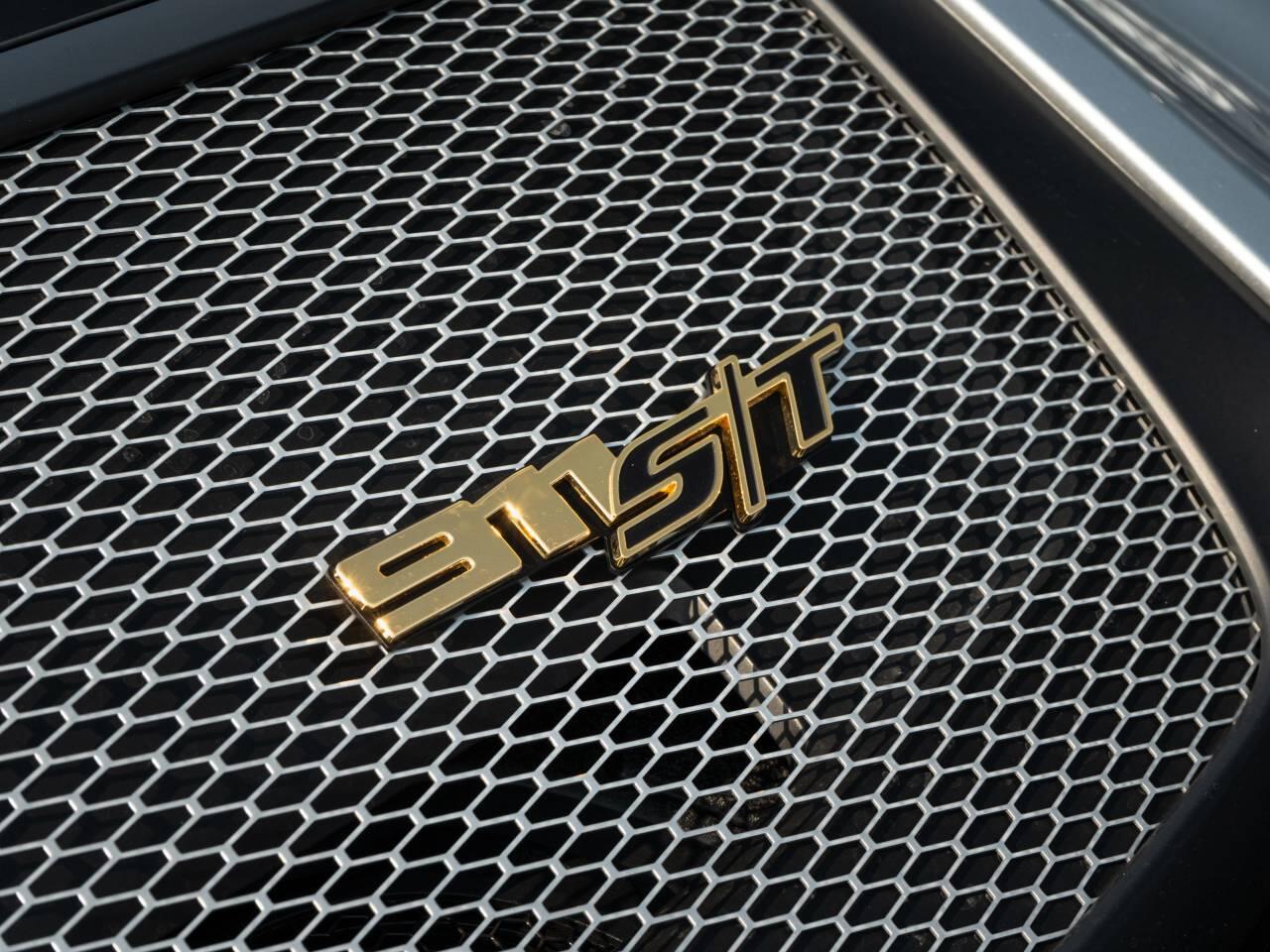 Porsche 911 view 51
