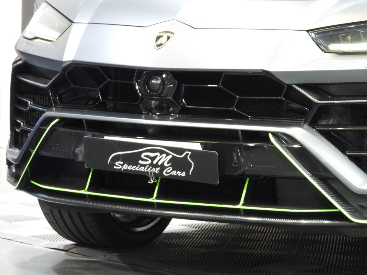 Lamborghini Urus view 71