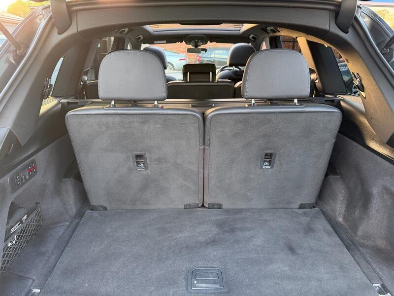 Audi Q7 view 60