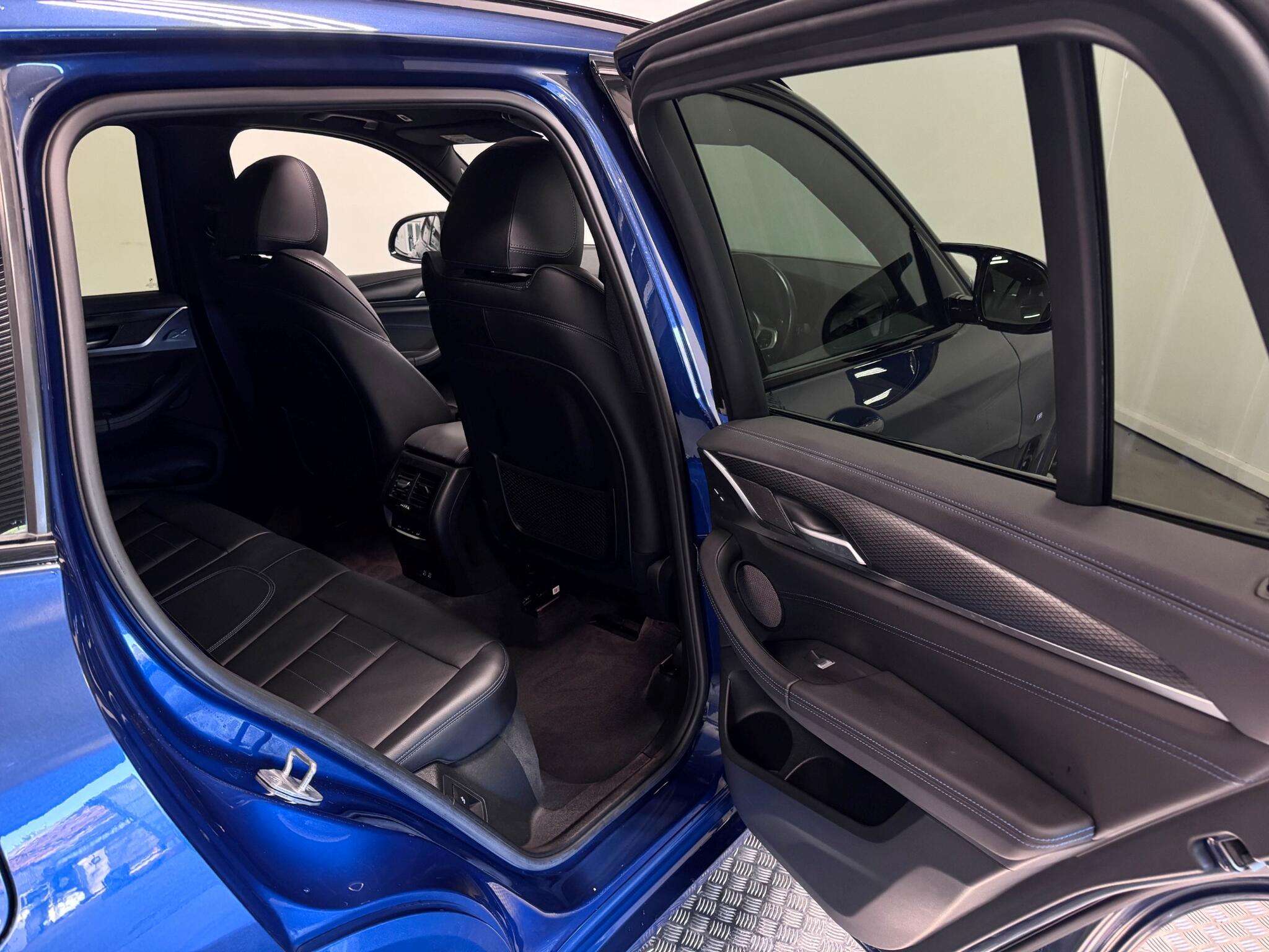 BMW X3 view 23