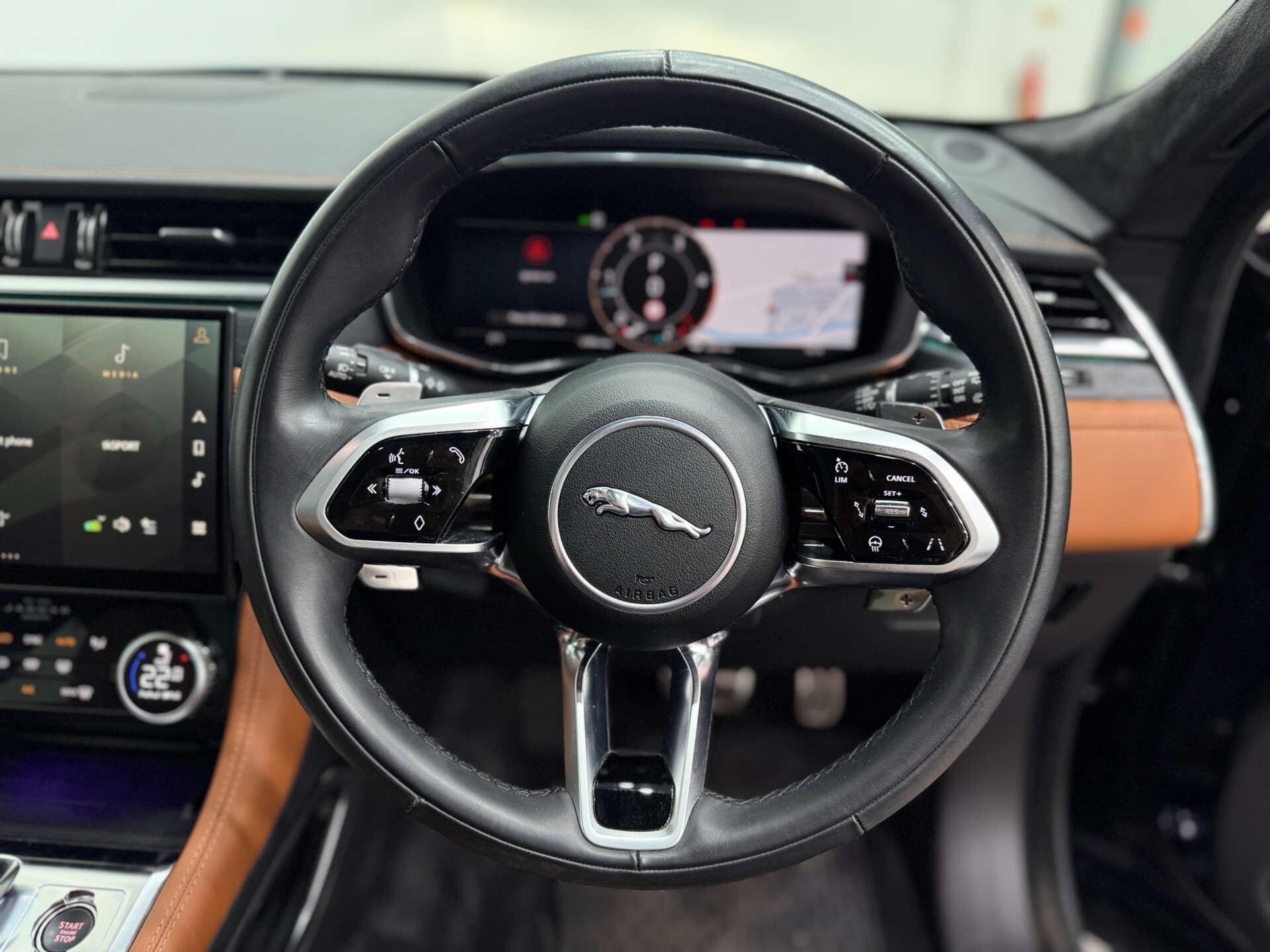 Jaguar F-Pace view 21