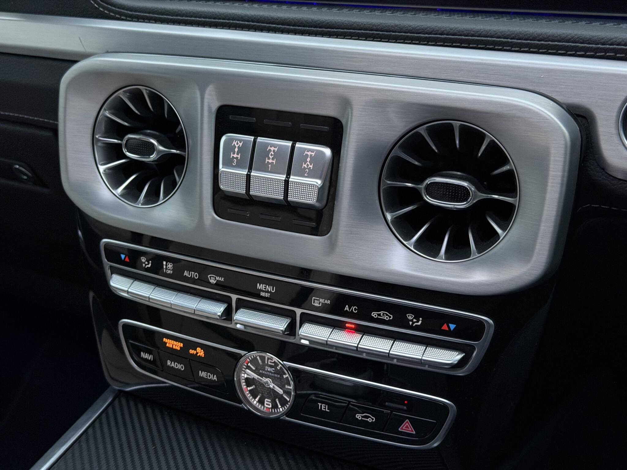 Mercedes-Benz G-Class view 60