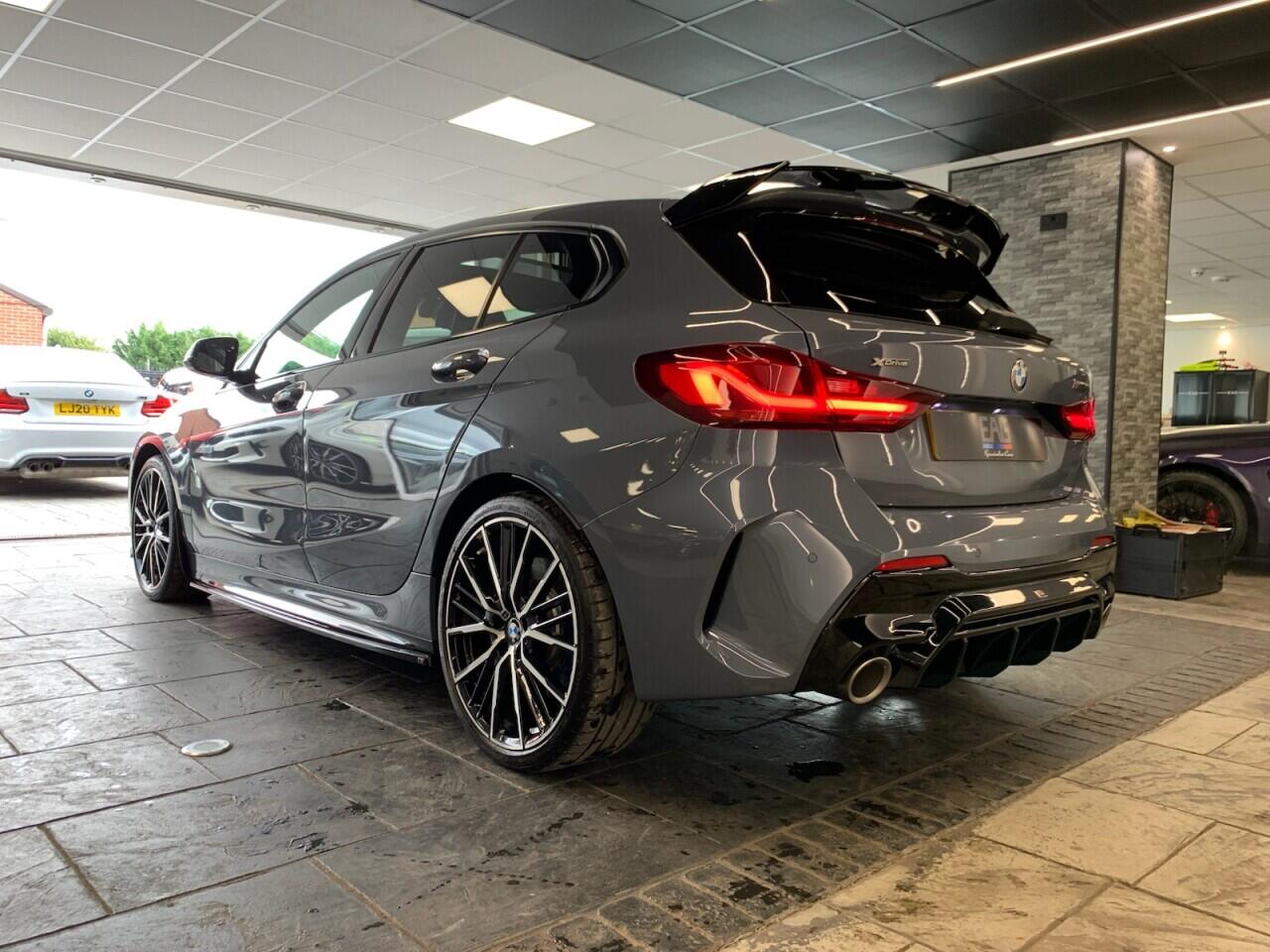 BMW 1 Series view 19