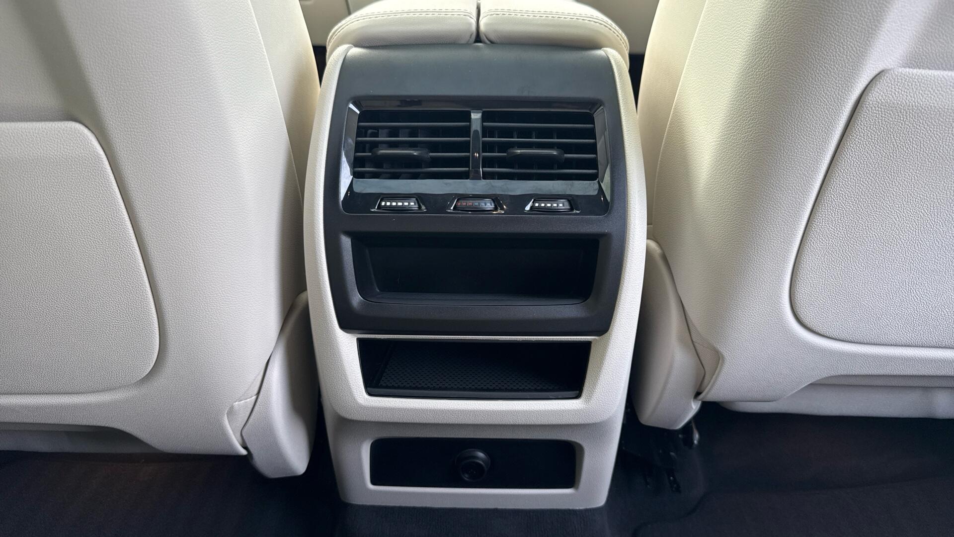 BMW X6 view 49