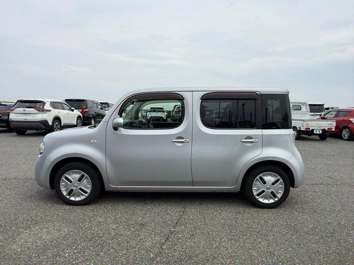 Nissan Cube view 3