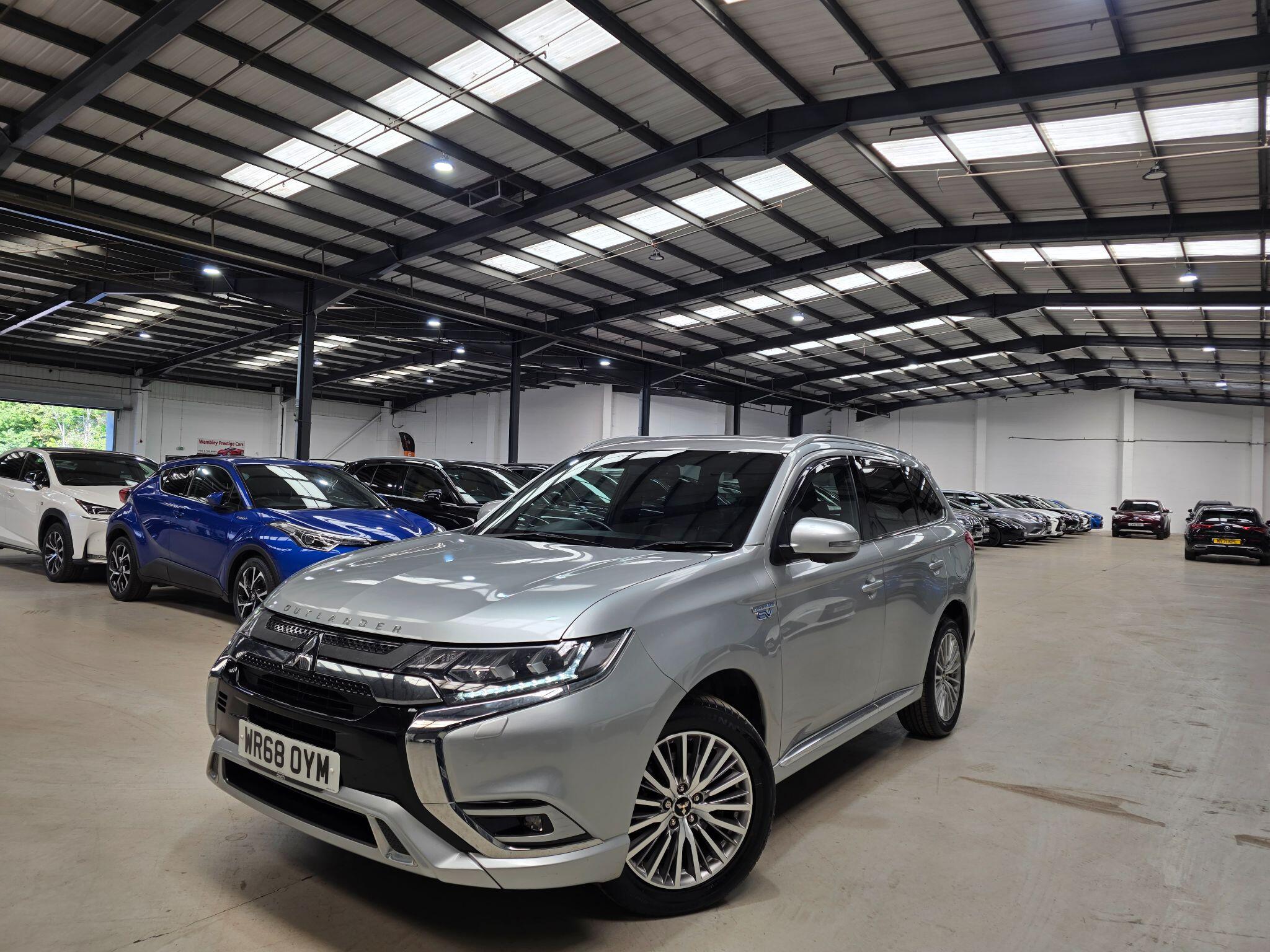 Mitsubishi Outlander main image