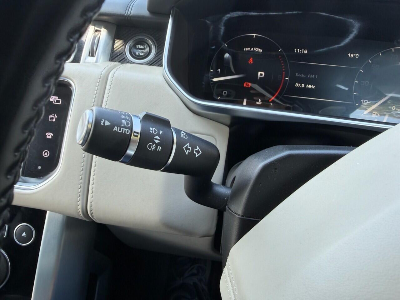 Land Rover Range Rover view 25