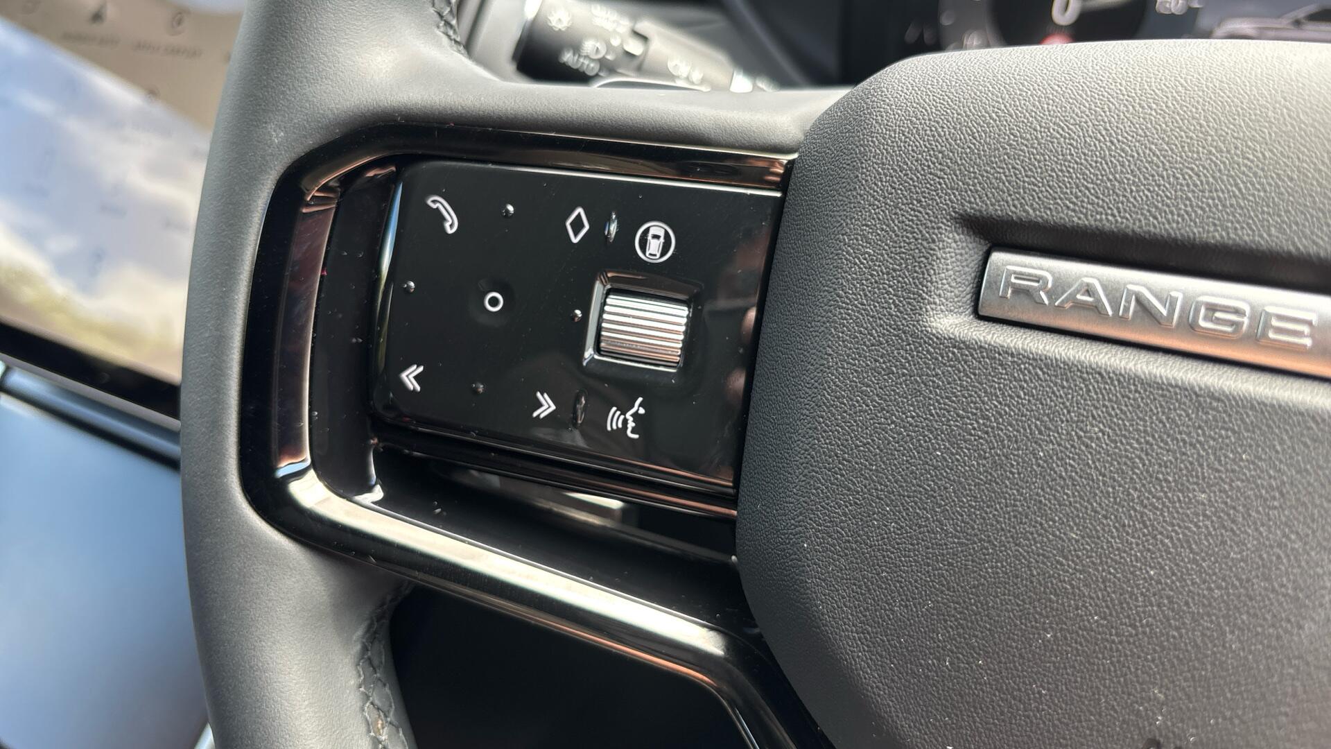 Land Rover Range Rover Velar view 59