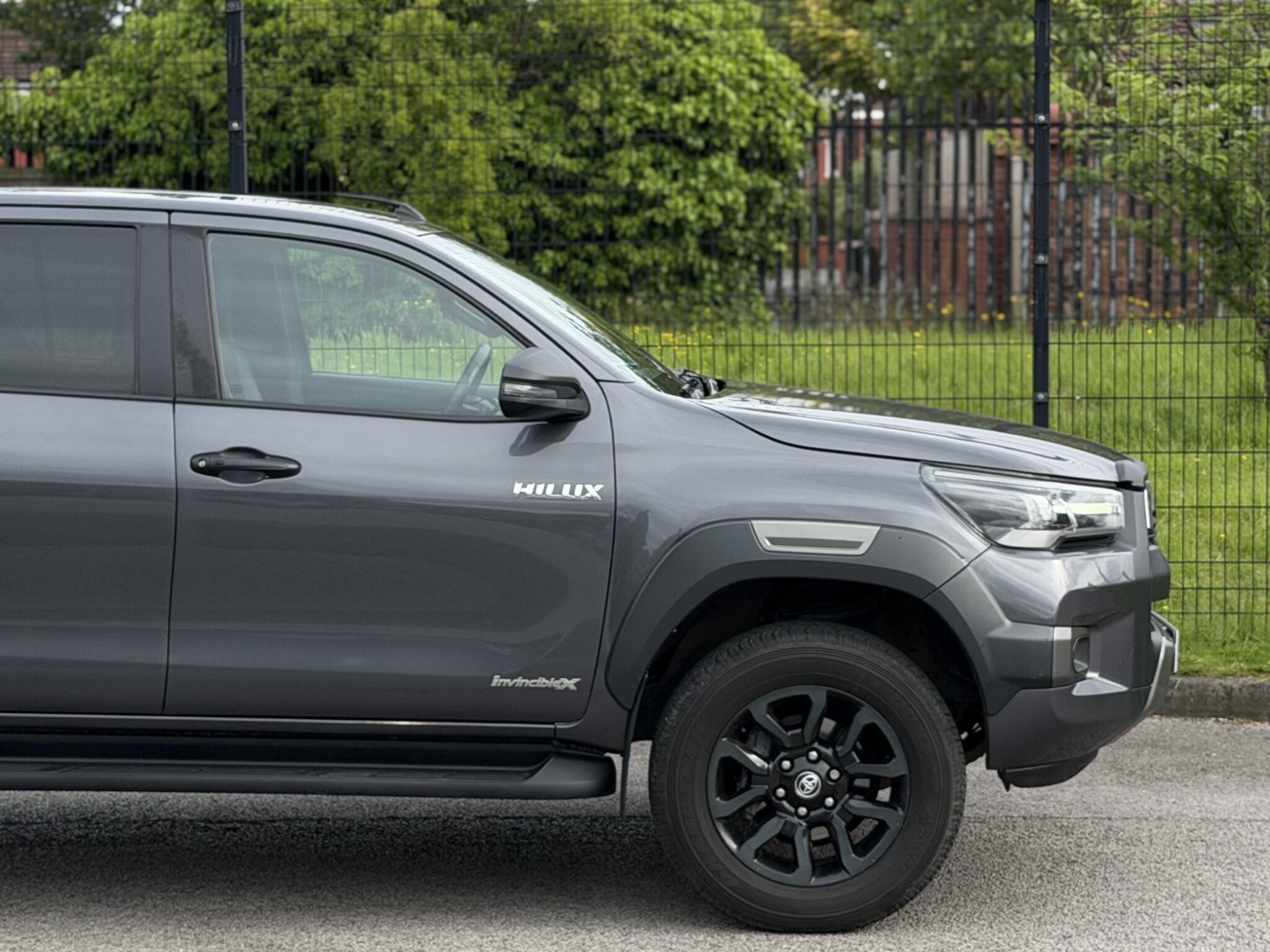 Toyota Hilux view 9
