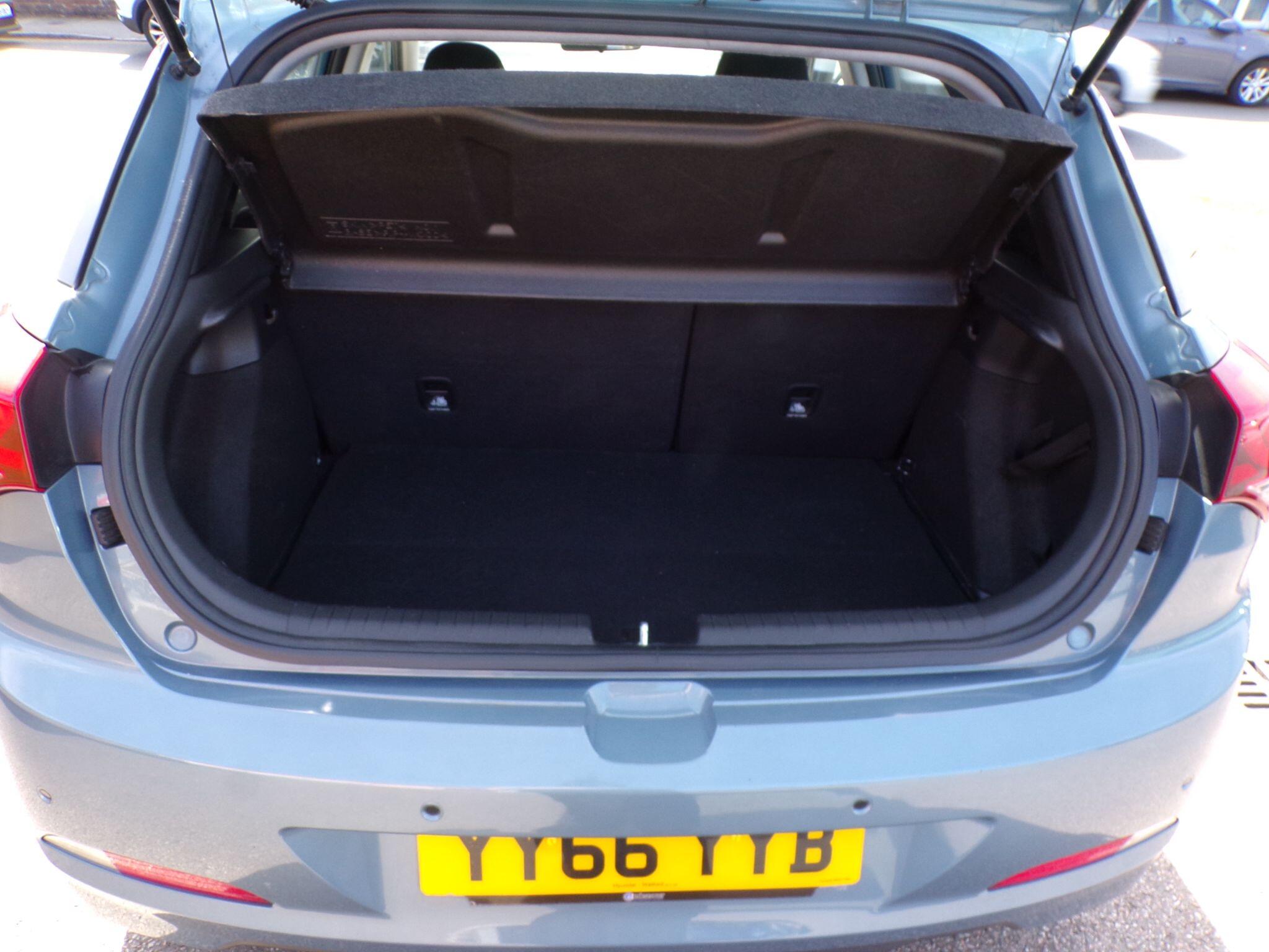 Hyundai I20 view 9