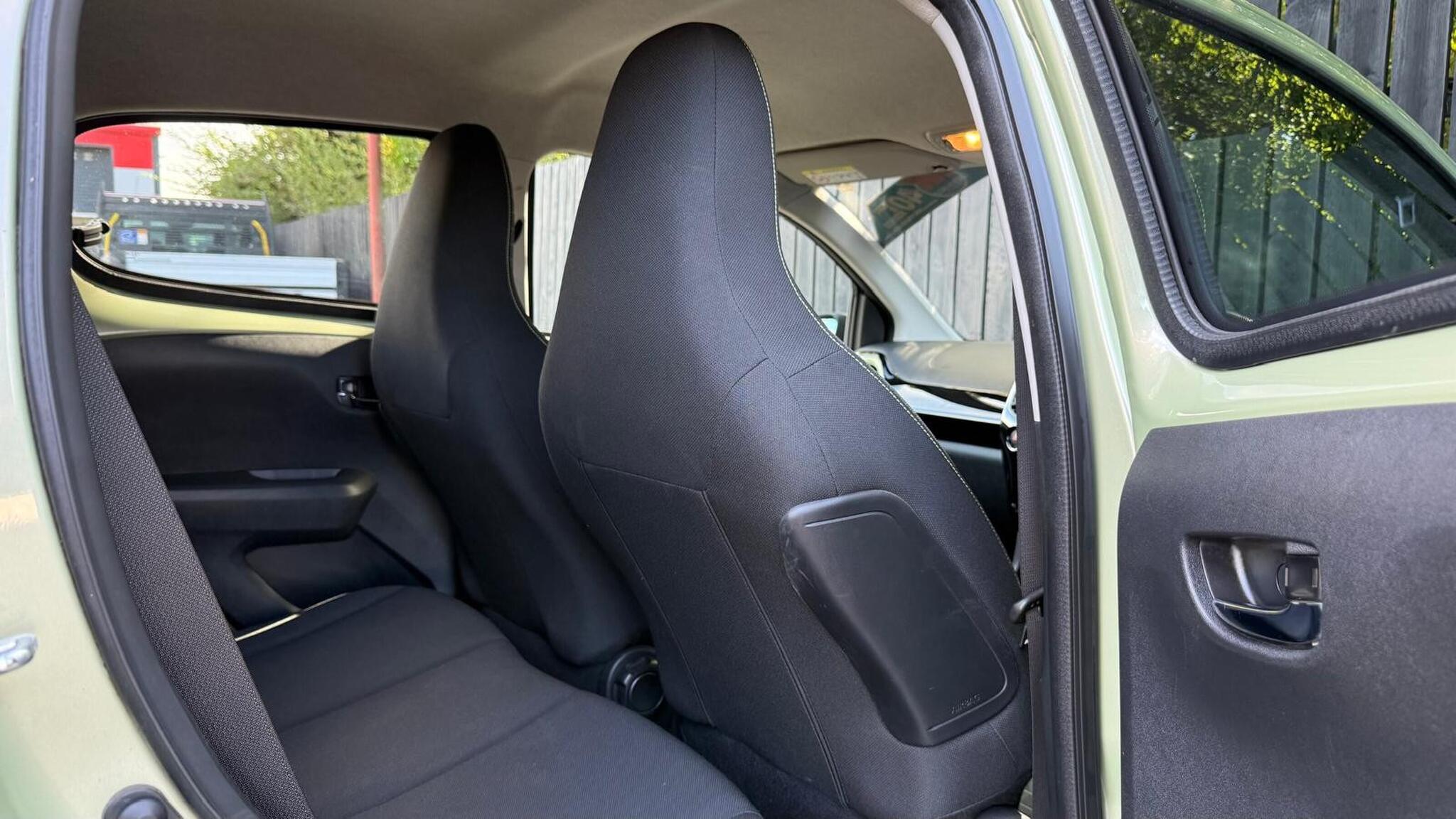 Peugeot 108 view 25