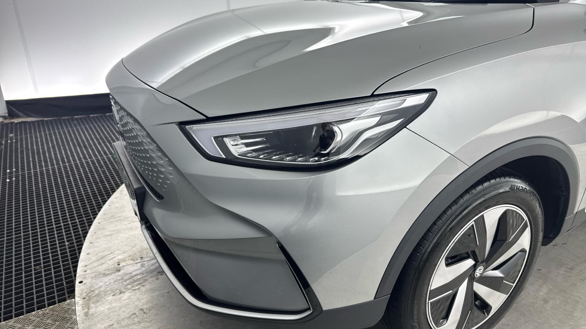 MG ZS view 24