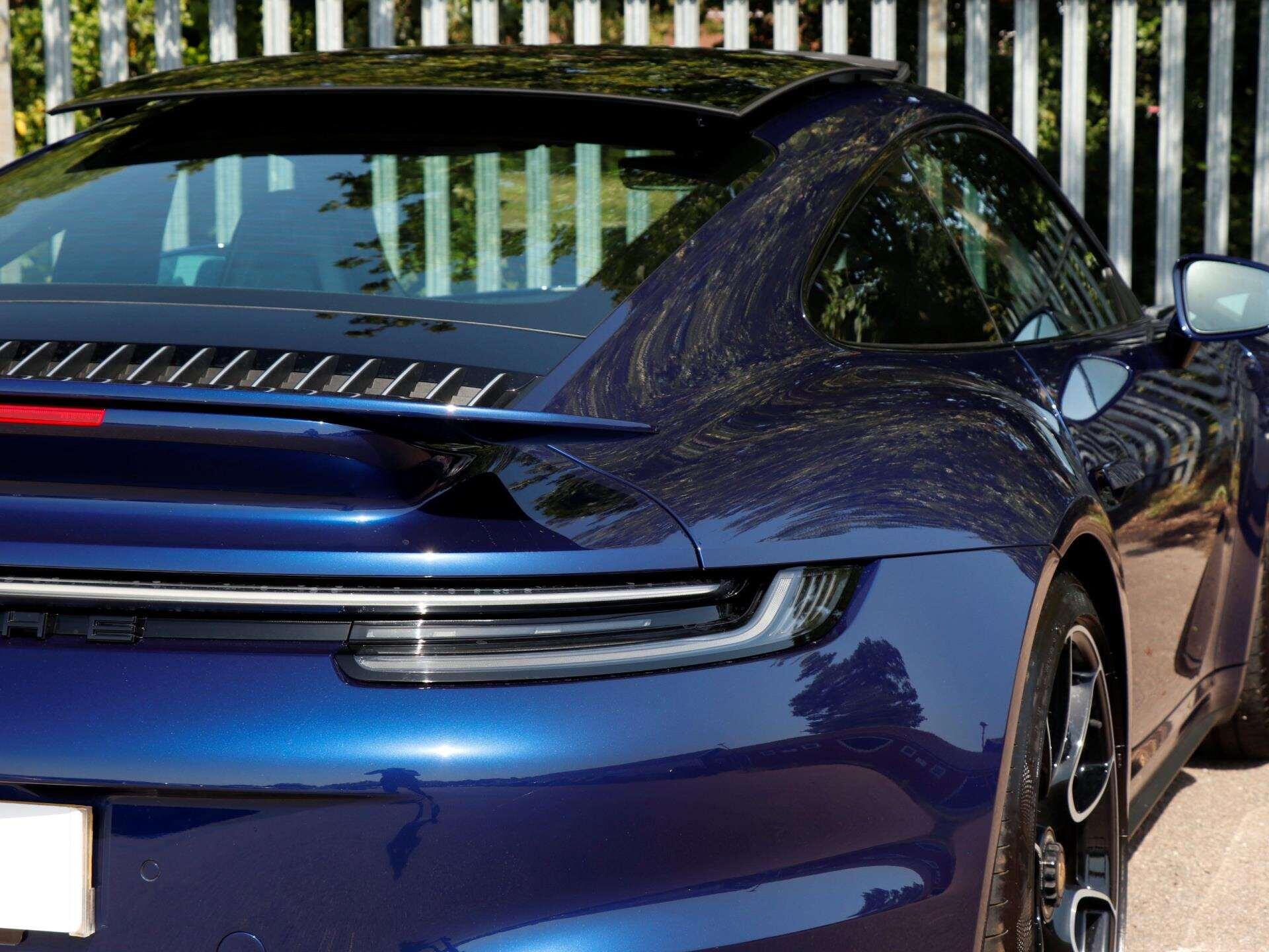 Porsche 911 view 31