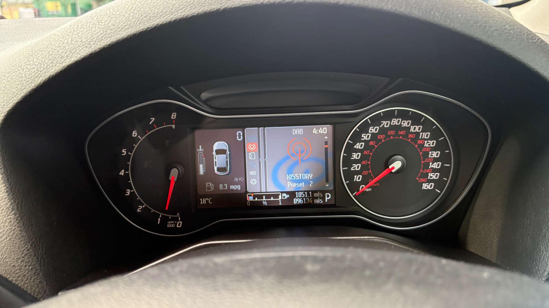 Ford Mondeo view 15