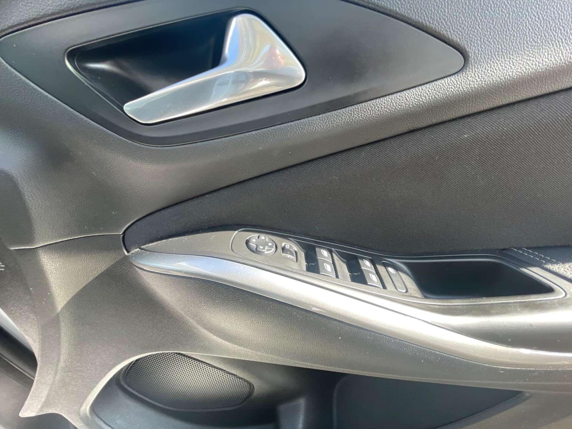 Vauxhall Grandland X view 13