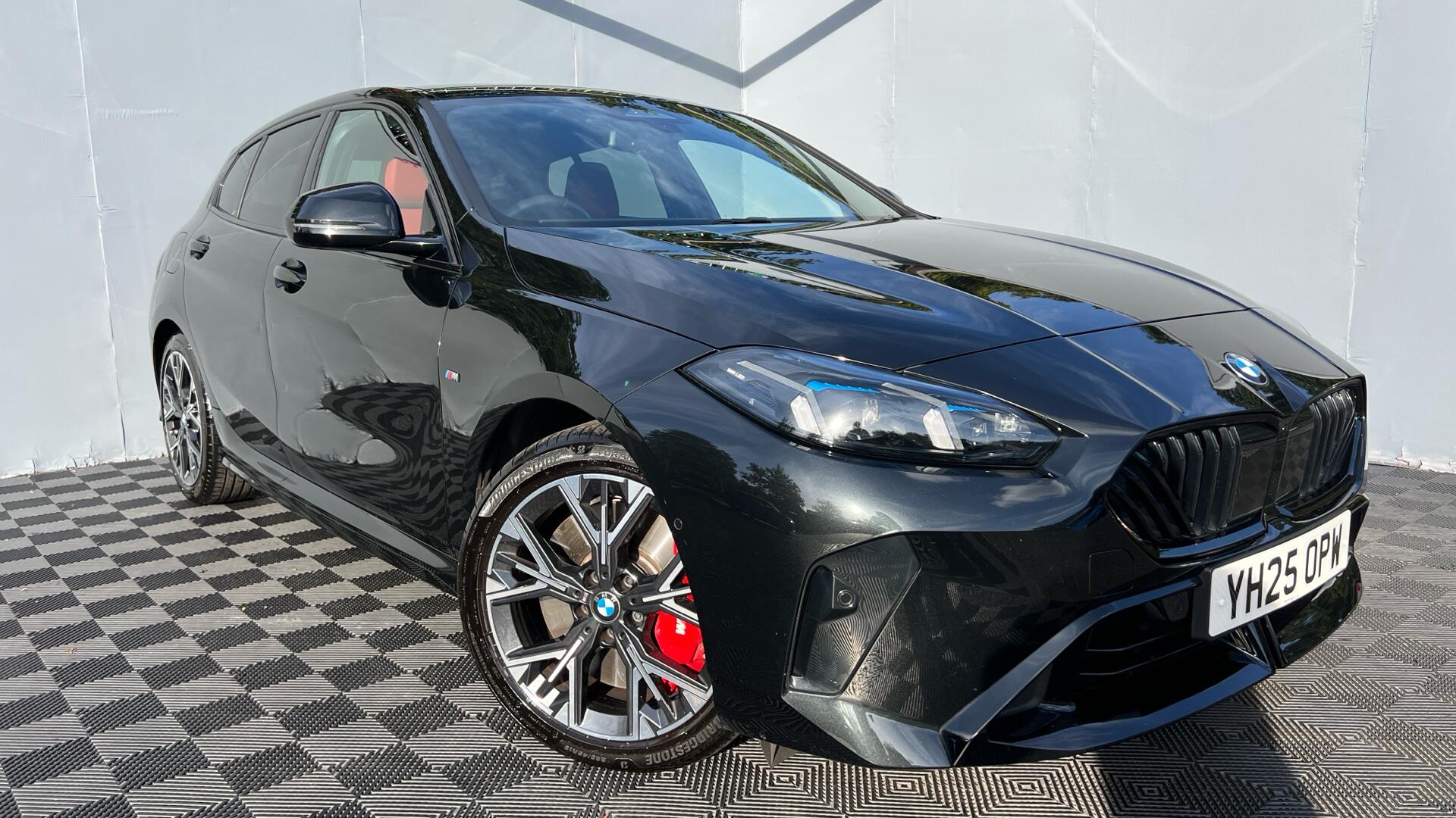 BMW 1 Series view 24