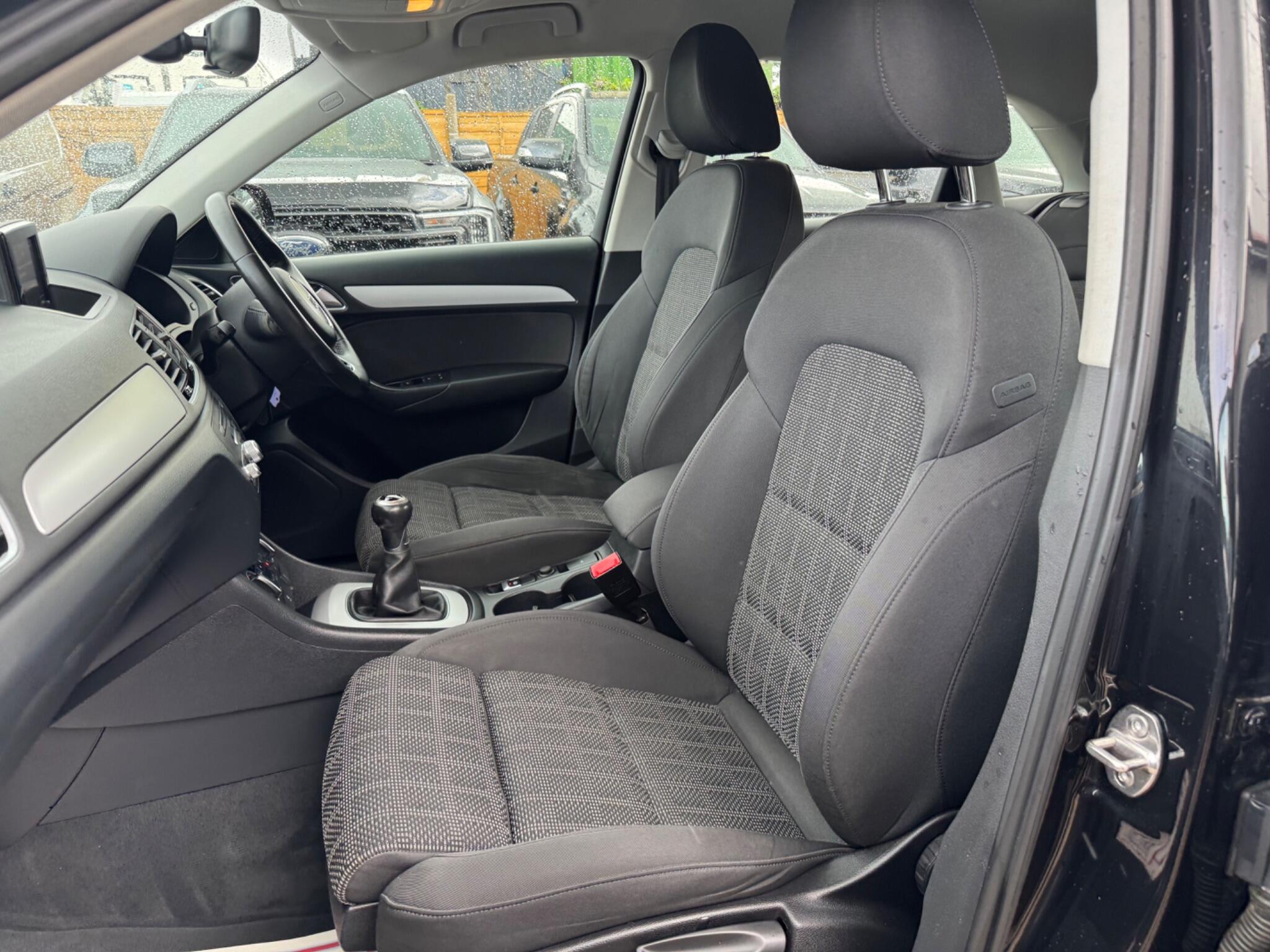 Audi Q3 view 56