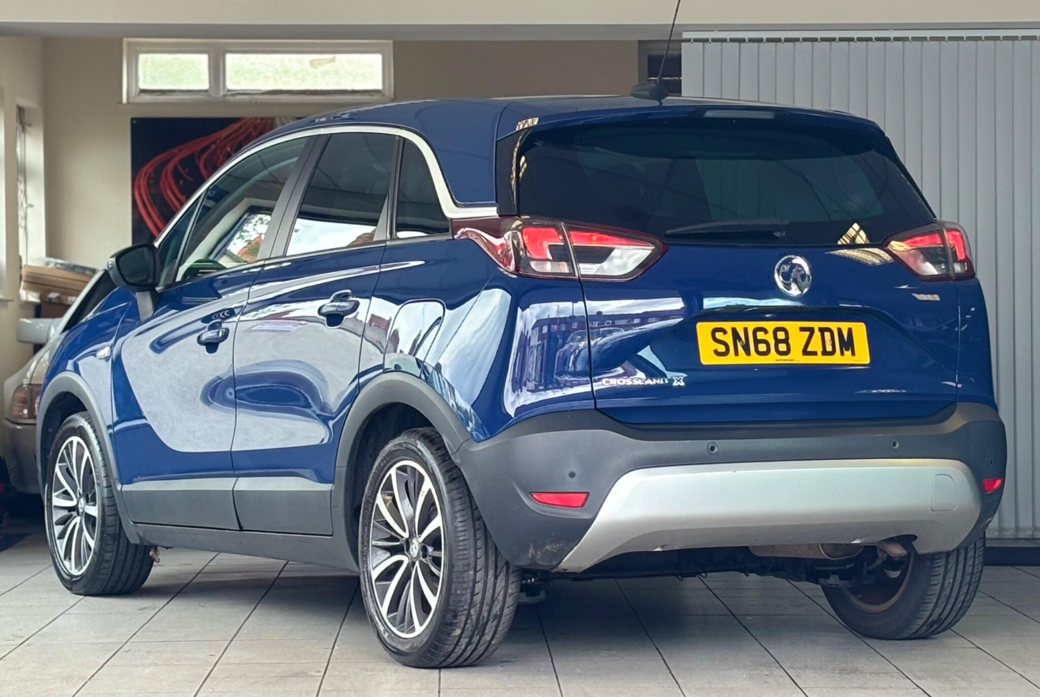 Vauxhall Crossland X view 4