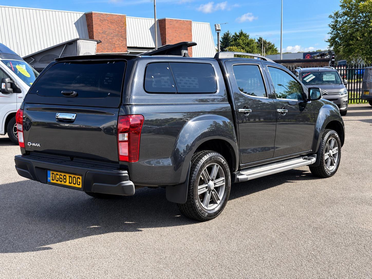 Isuzu D-Max view 10