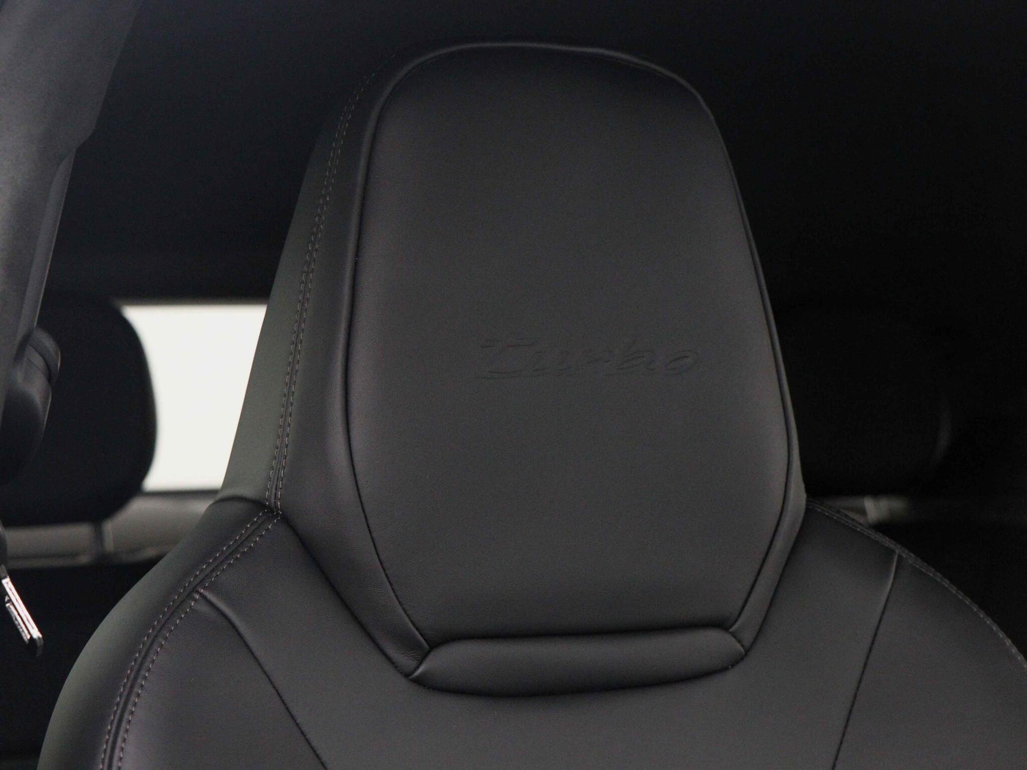 Porsche Cayenne view 29