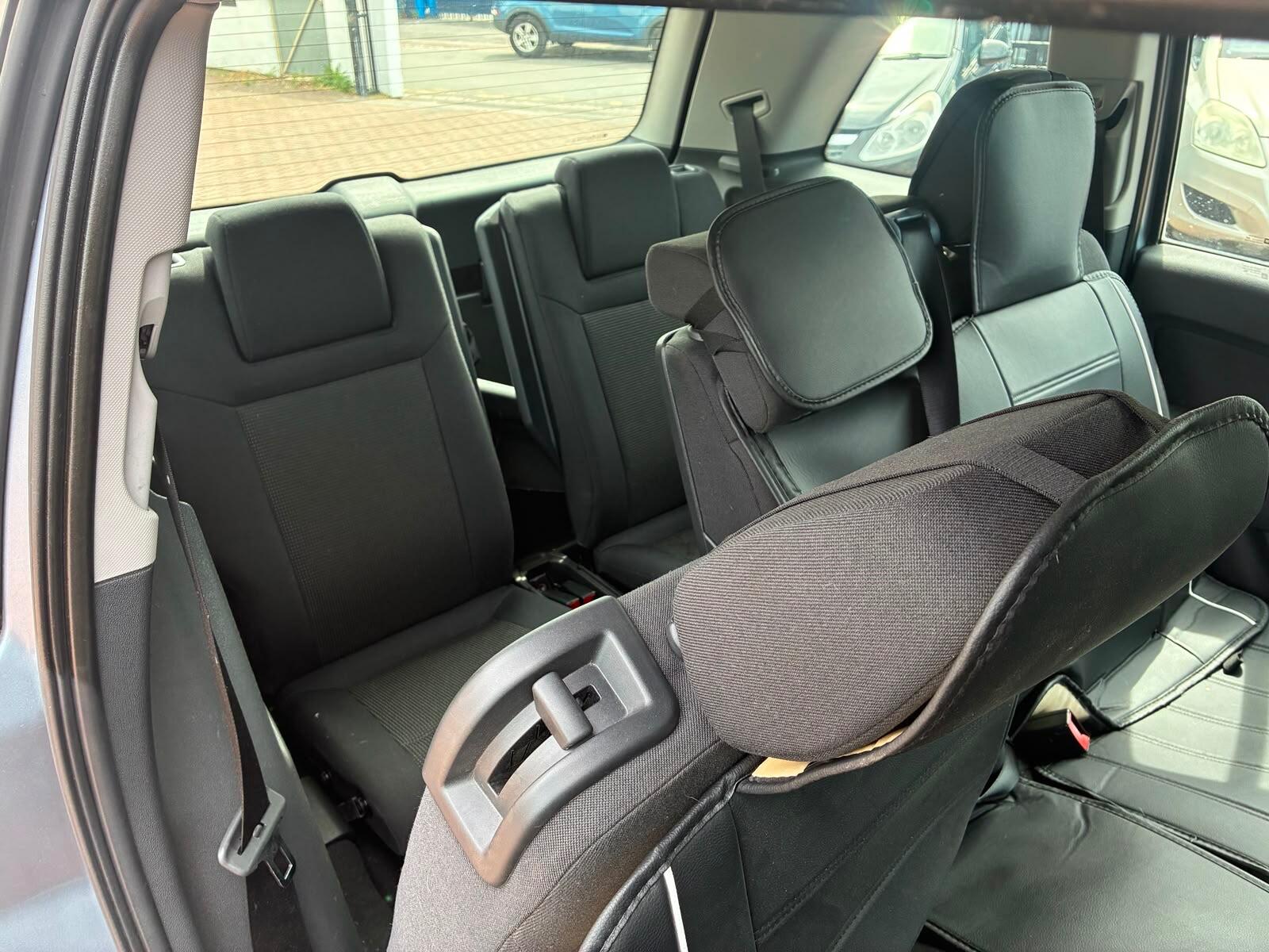 Vauxhall Zafira view 18