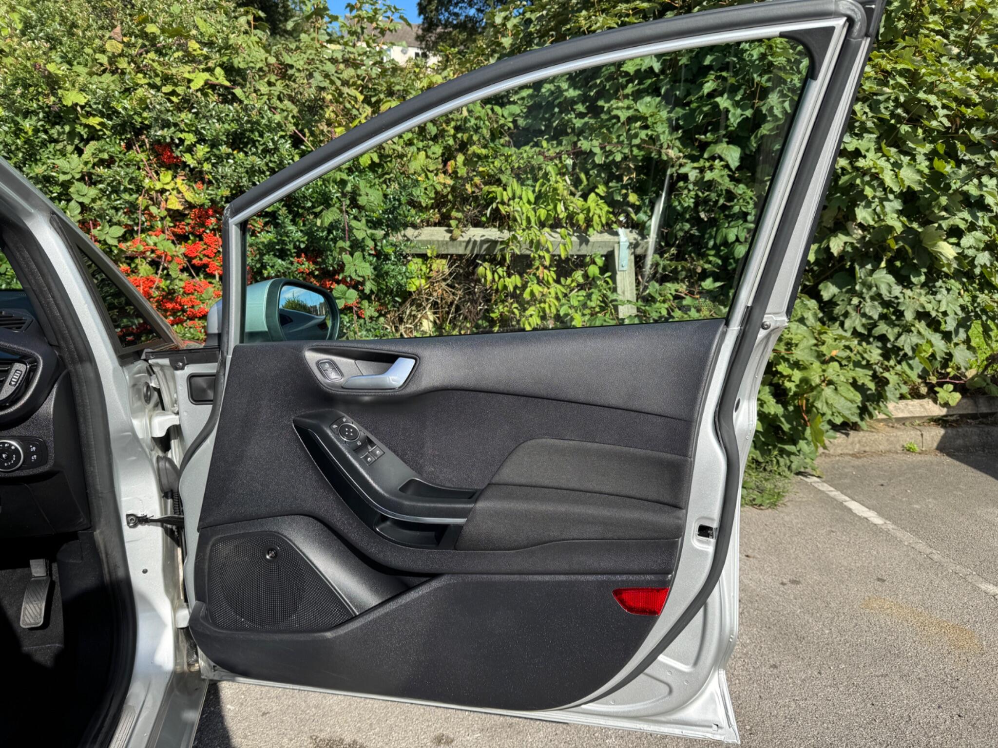 Ford Fiesta view 34