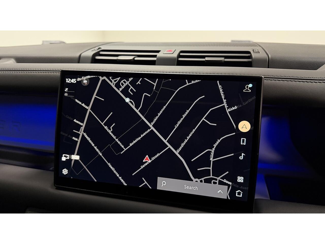 Land Rover Defender view 27