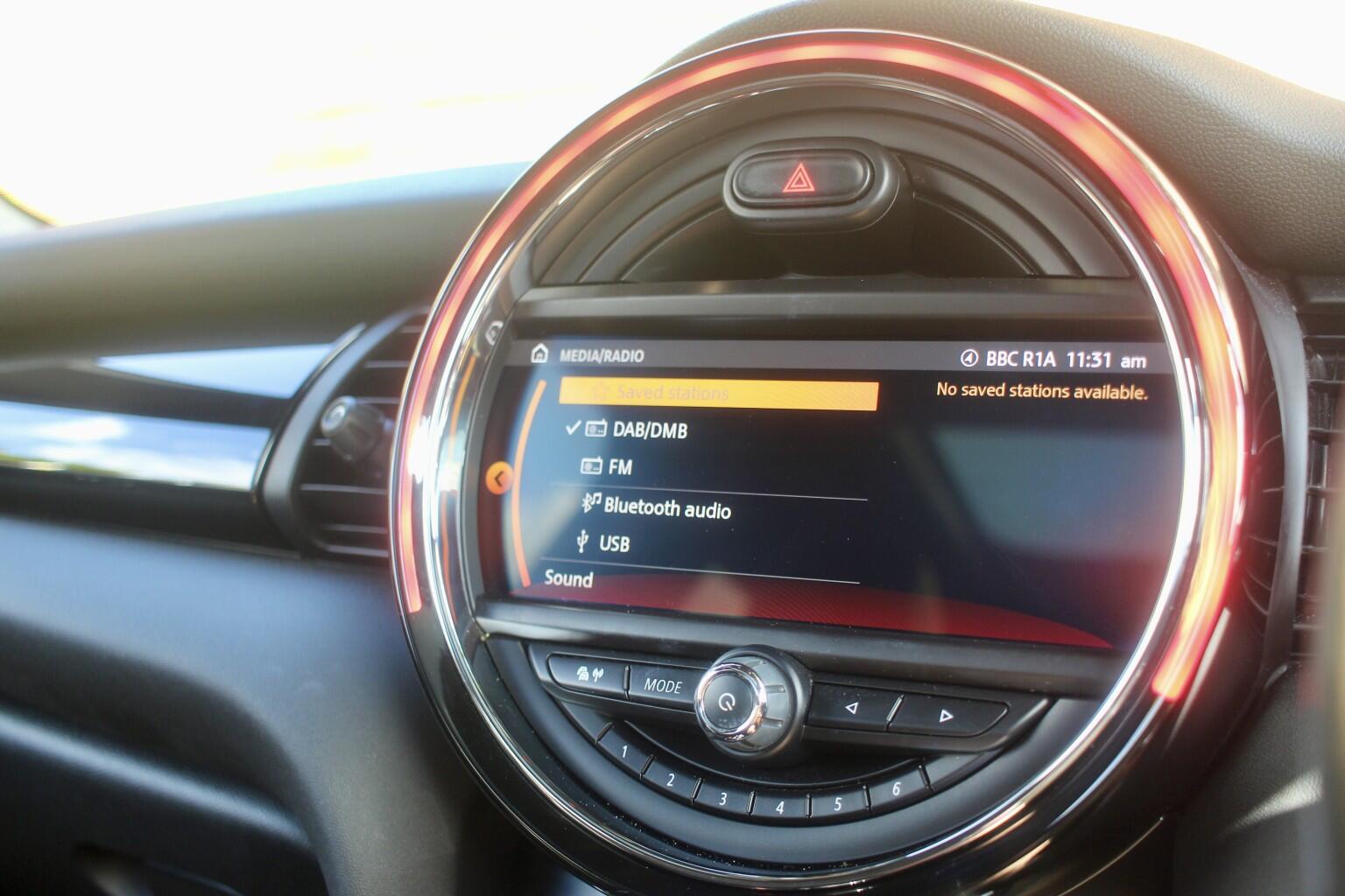 Mini Hatch view 19