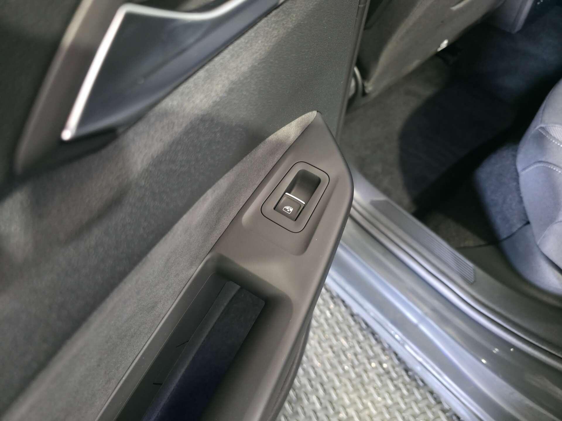 Volkswagen Golf view 54