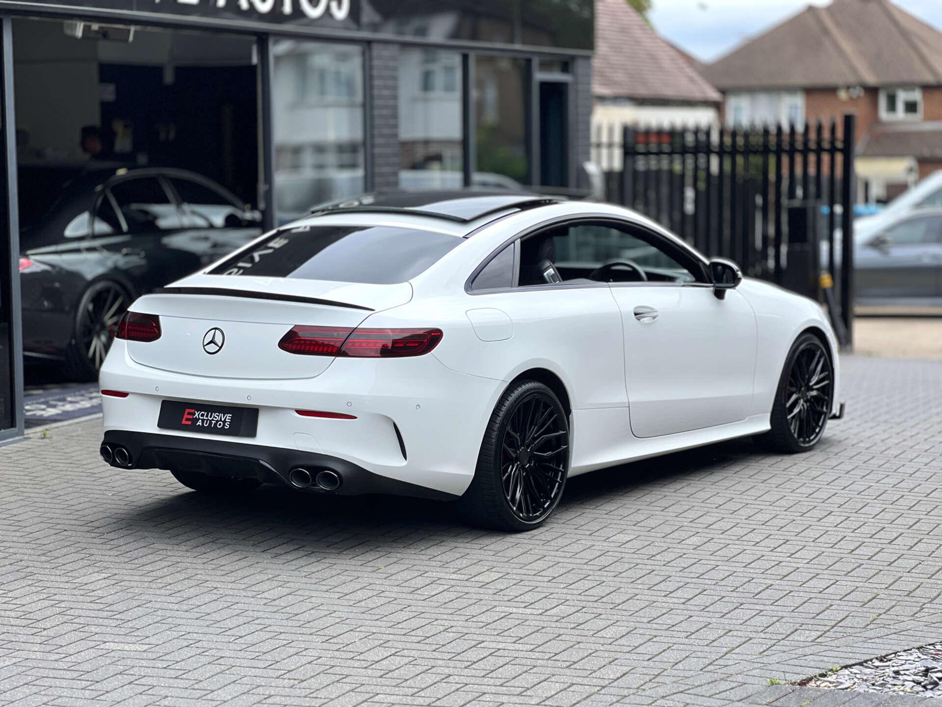 Mercedes-Benz E Class view 28