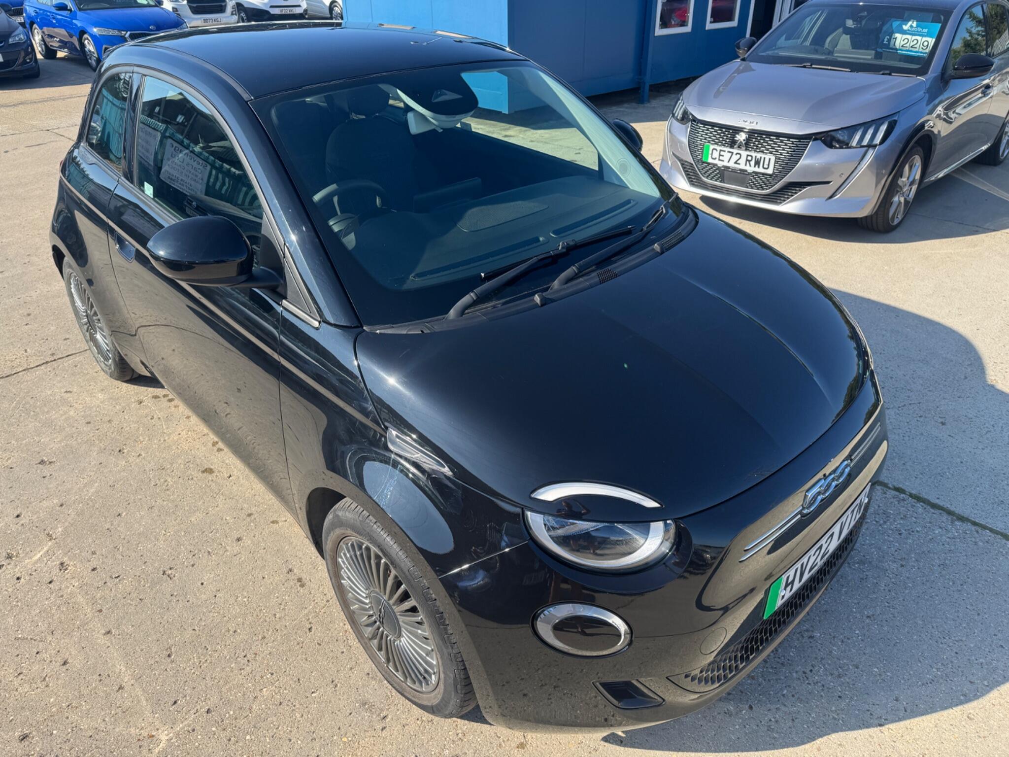 Fiat 500e view 5