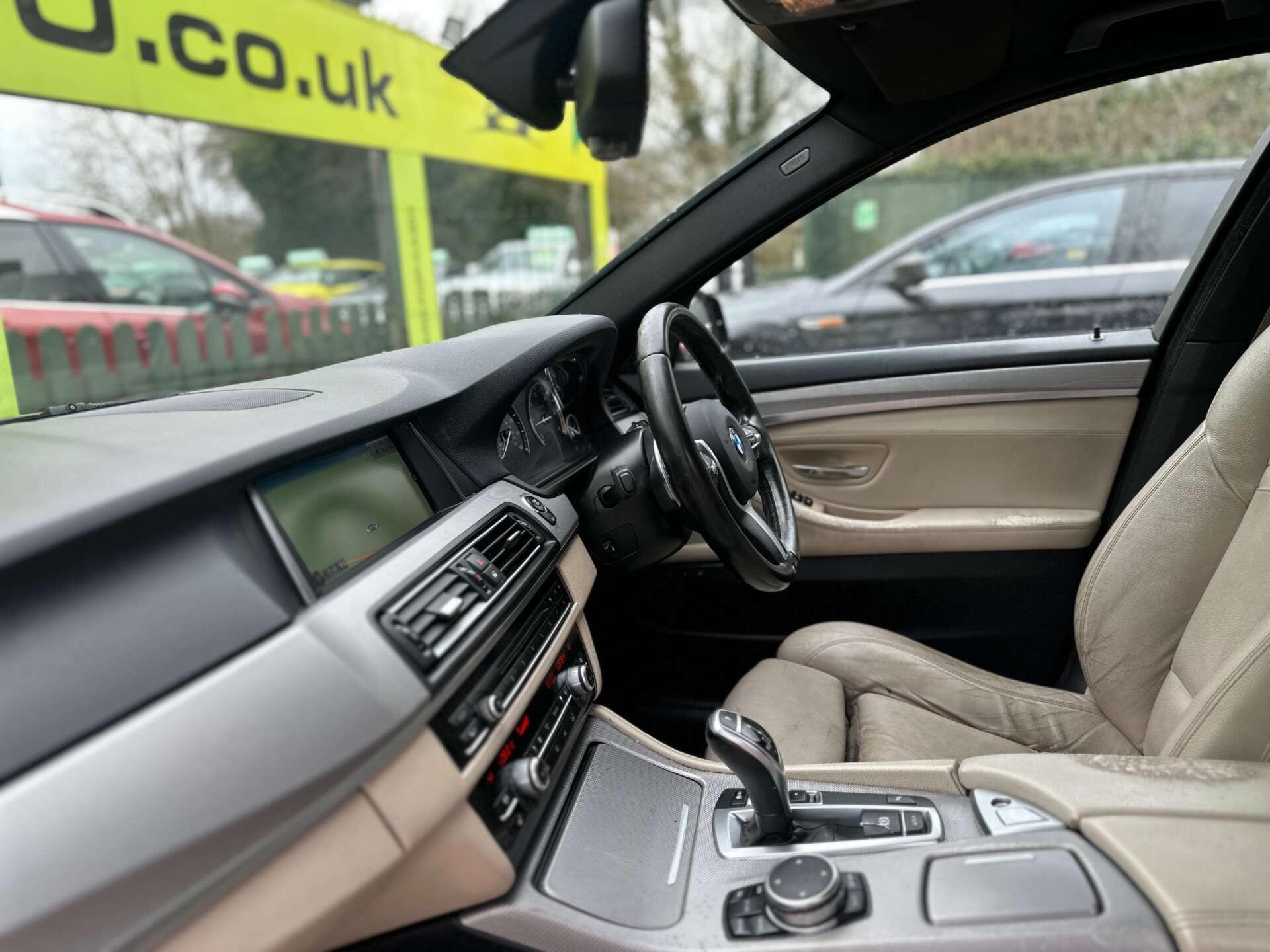 BMW 5 Series view 15