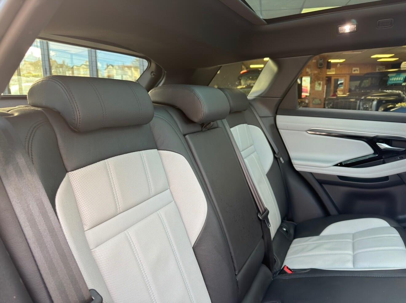 2019 Land Rover Range Rover Evoque 2.0 P250 MHEV First Edition Auto 4WD Euro 6 (s/s) 5dr • 59,100 miles image 17