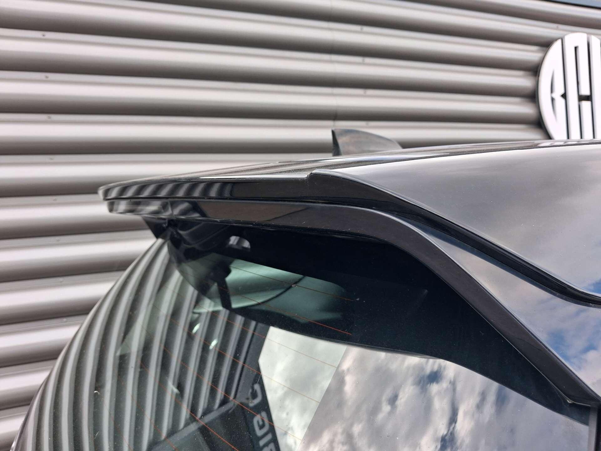 Land Rover Discovery view 27