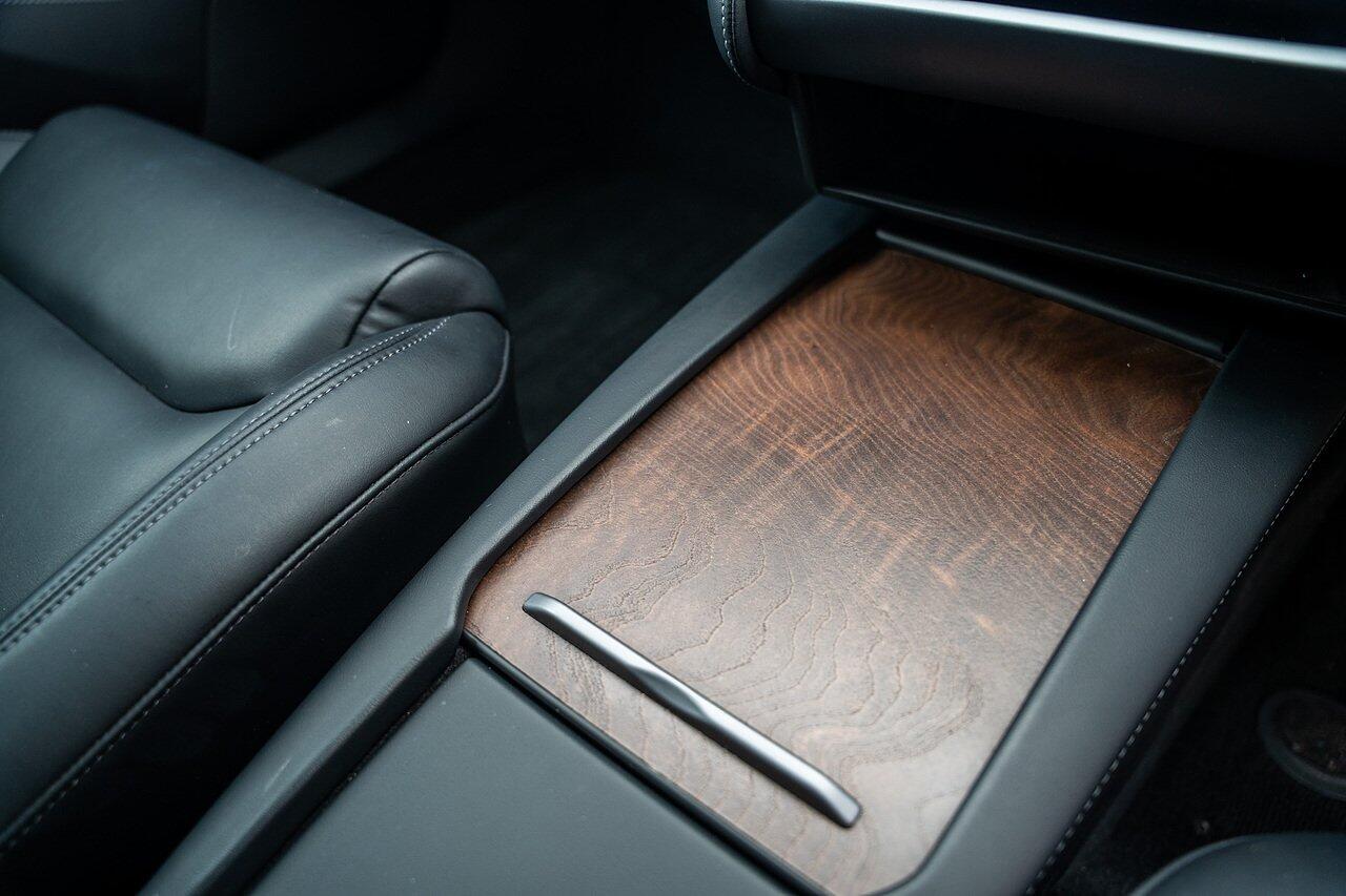 Tesla Model S view 38
